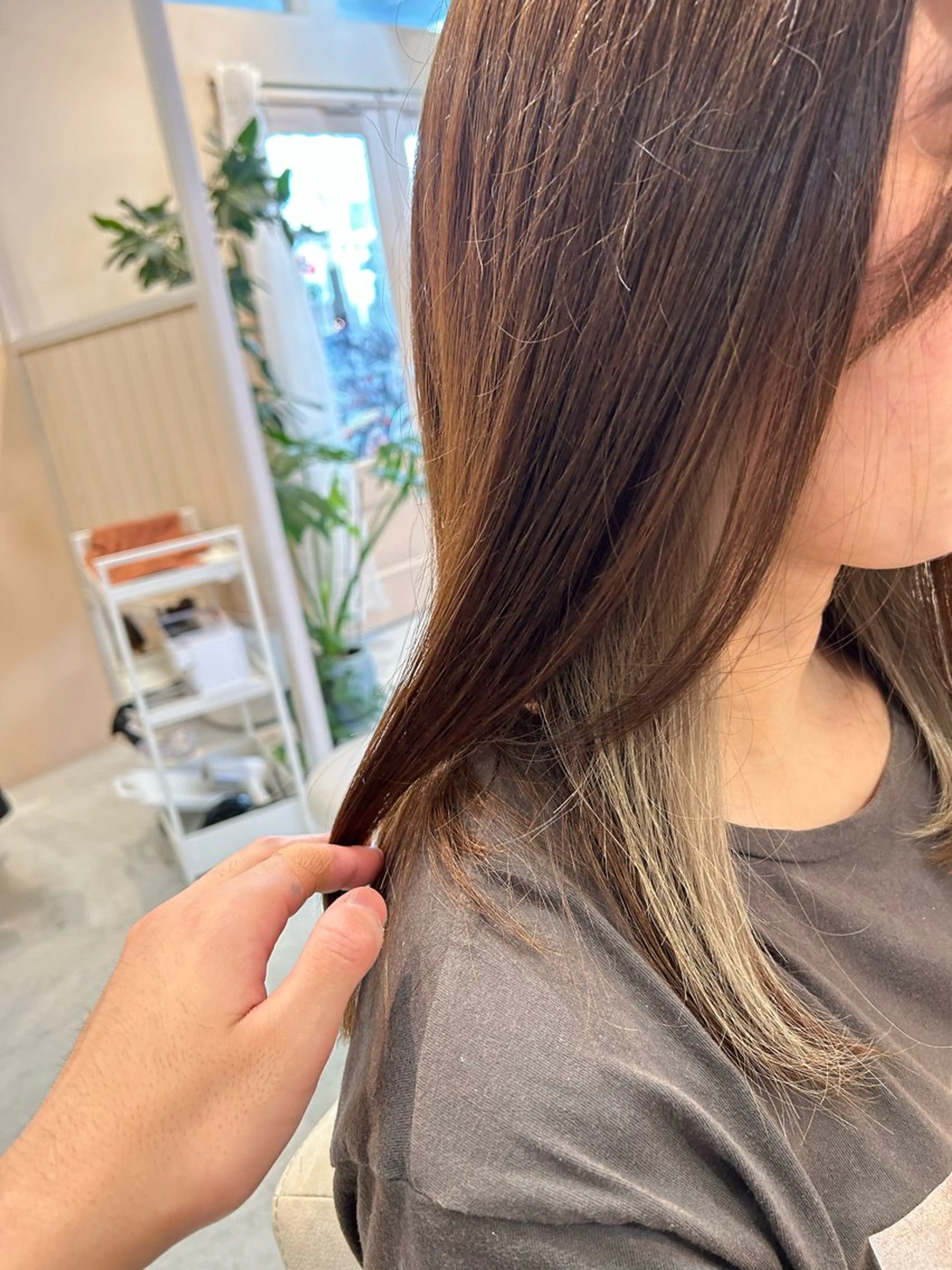 セミロング カット ヘアカラー トリートメント 茨木市駅徒歩5分 小林龍之介のヘアスタイル