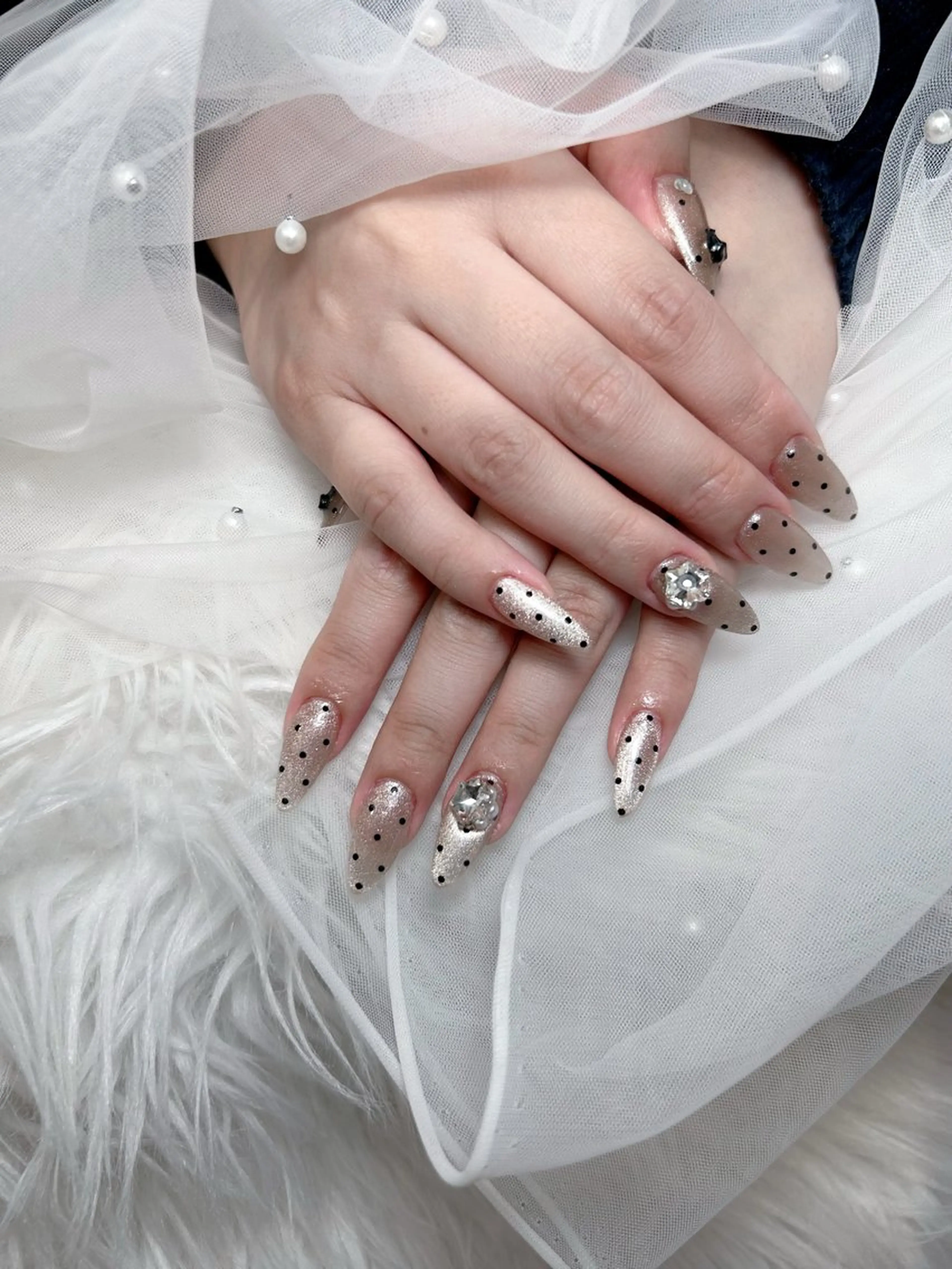 ネイル アートネイル 桜ネイル フレンチネイル ガラスフレンチ グラデーション ハンドネイル 🌈 Laule'aのネイルデザイン