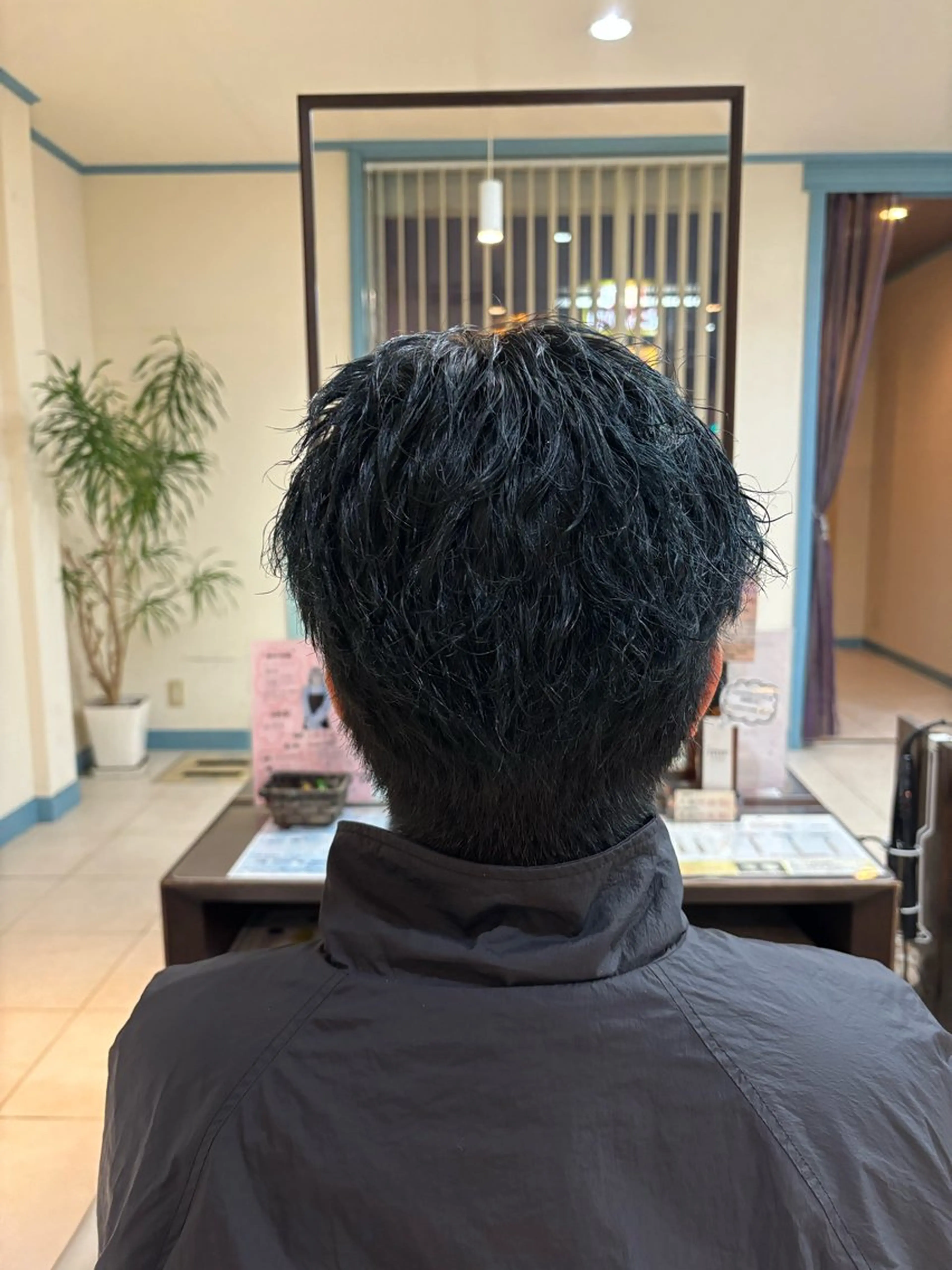 カラー メンズ 伊藤 杏奈のヘアスタイル