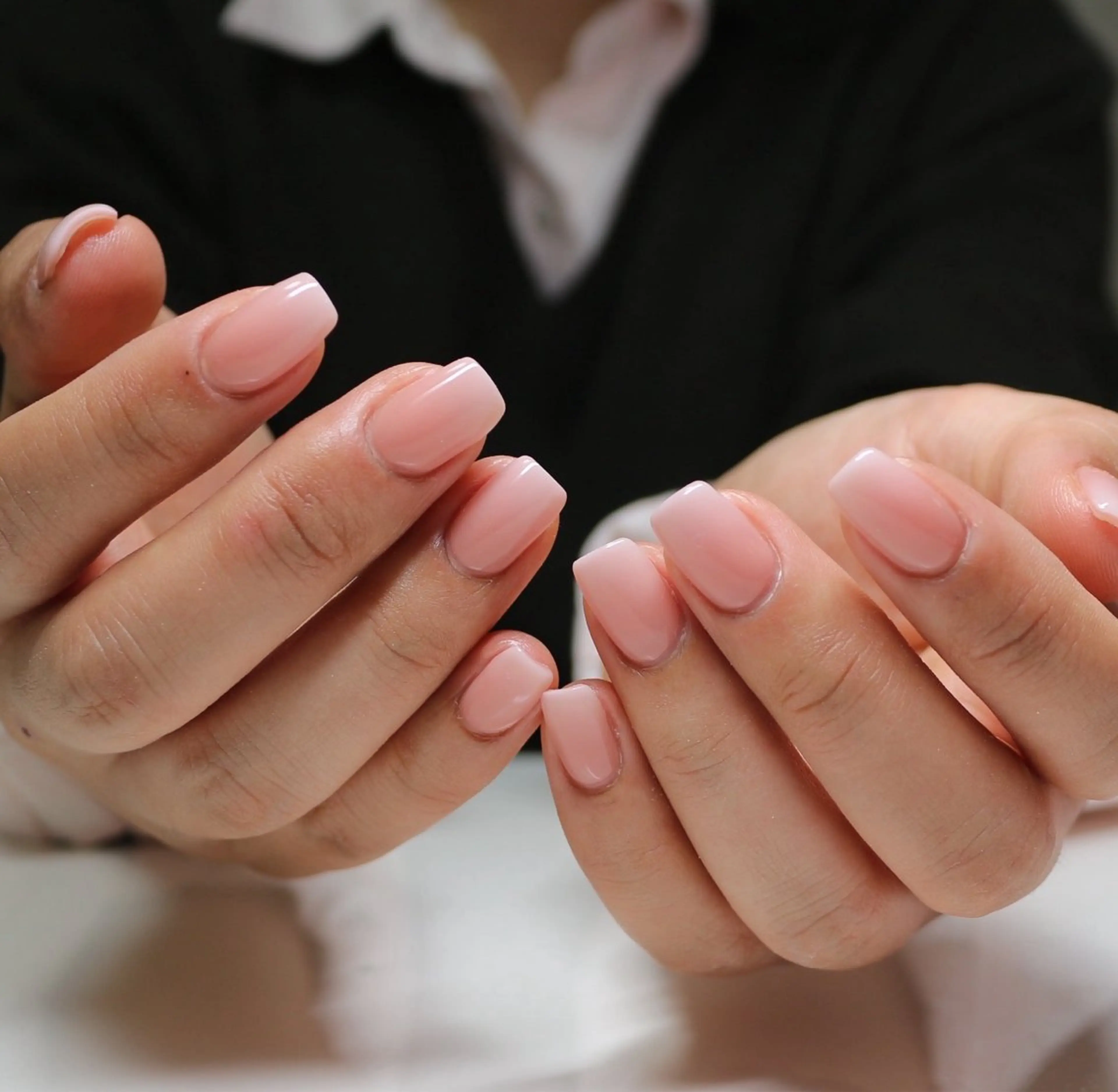 ネイル グラデーション オフィスネイル シンプルネイル ハンドネイル Baku Nailsのネイルデザイン