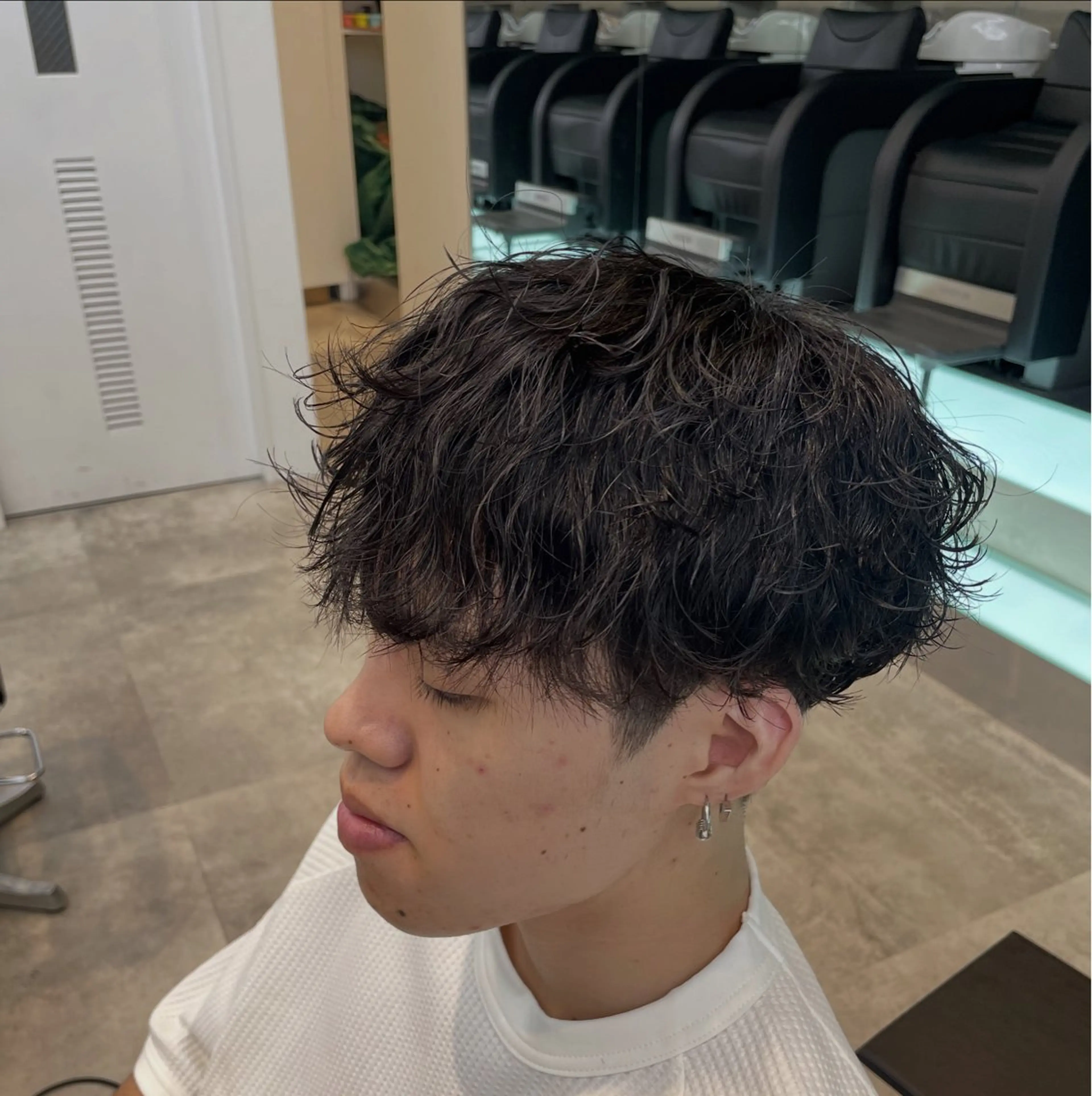 ショート パーマ メンズ メンズパーマ 波巻きパーマ メンズ特化型美容師 sakuraのヘアスタイル