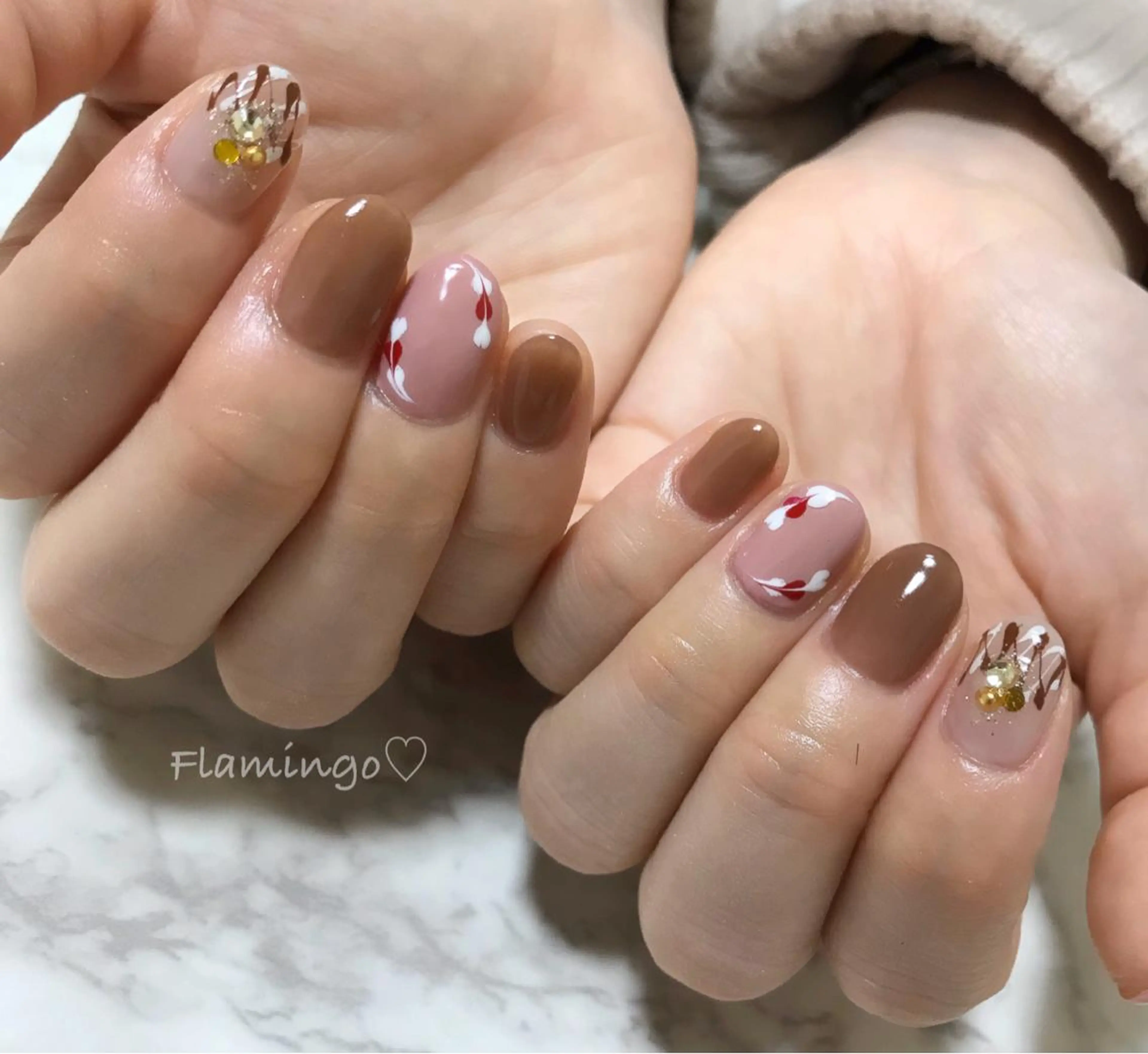 ネイル ブラウン ジェルネイル ハート ピンク バレンタイン 40代からの爪肌を 労る♡きちんとネイルのネイルデザイン