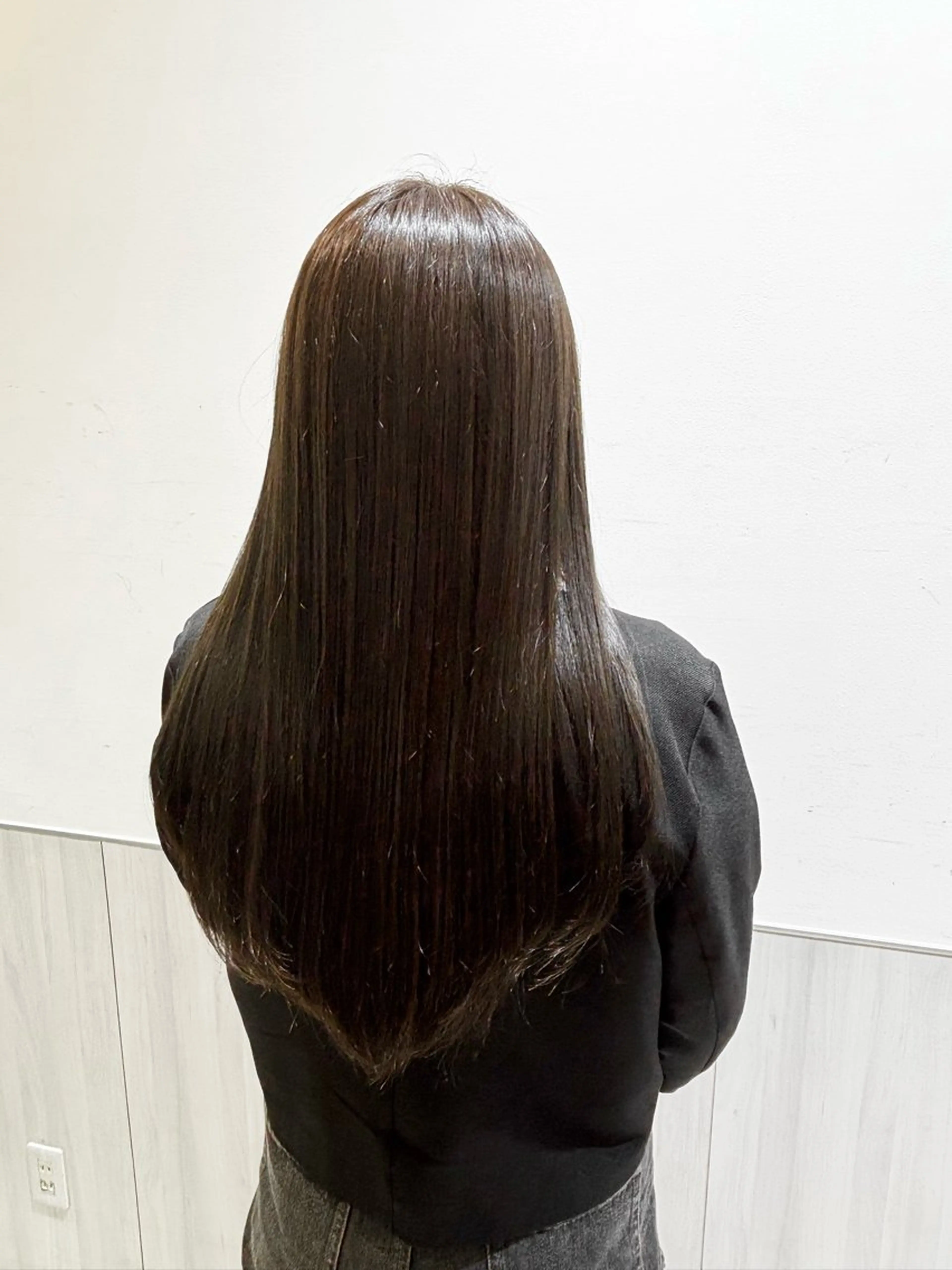ロング カラー ブリーチ ブリーチなしカラー オリーブカラー ヘアカラー トリートメント 野口 実優のヘアスタイル