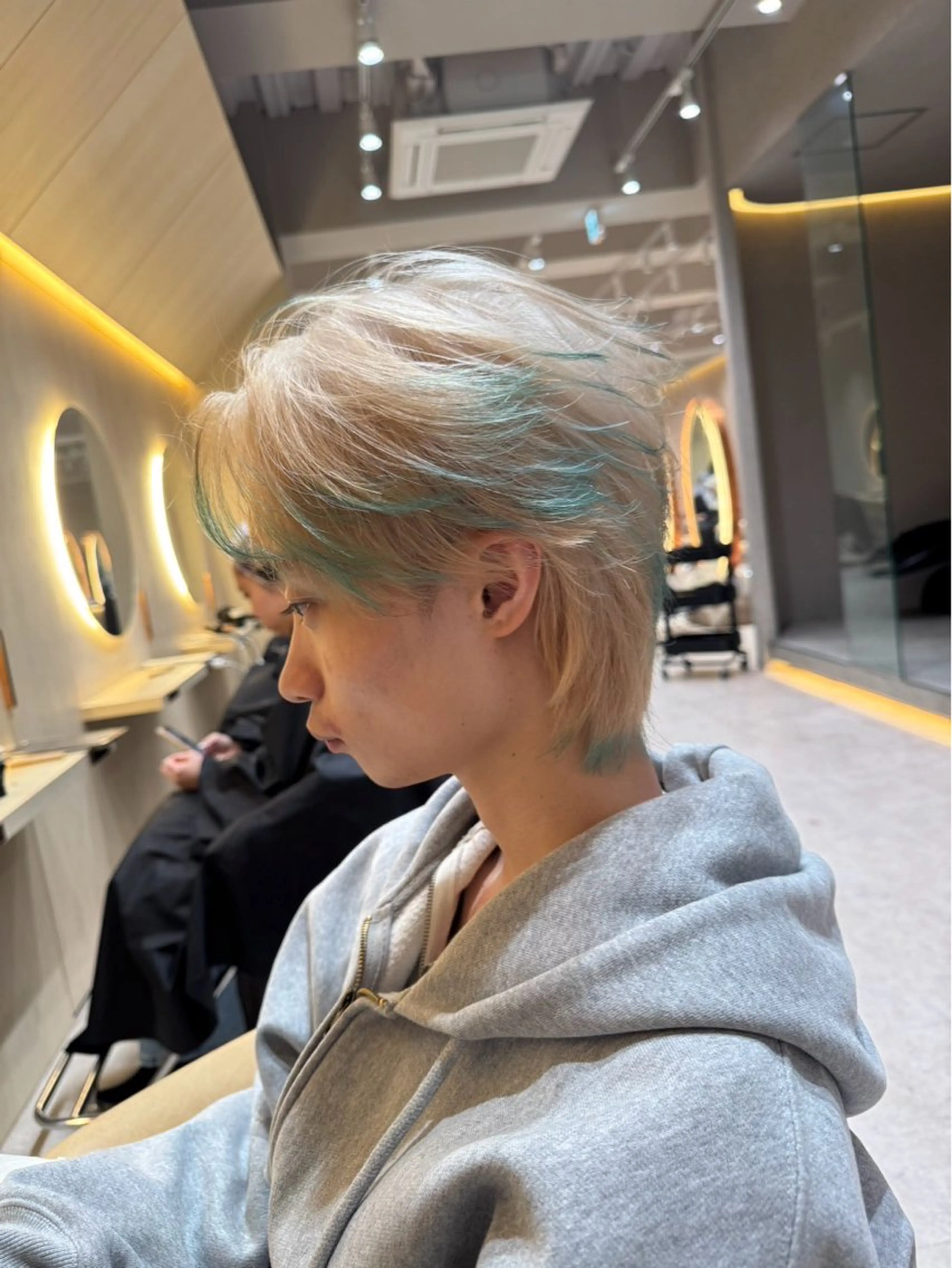 メンズ ブリーチ🌟リタッチ 🎠KANON🎡のヘアスタイル