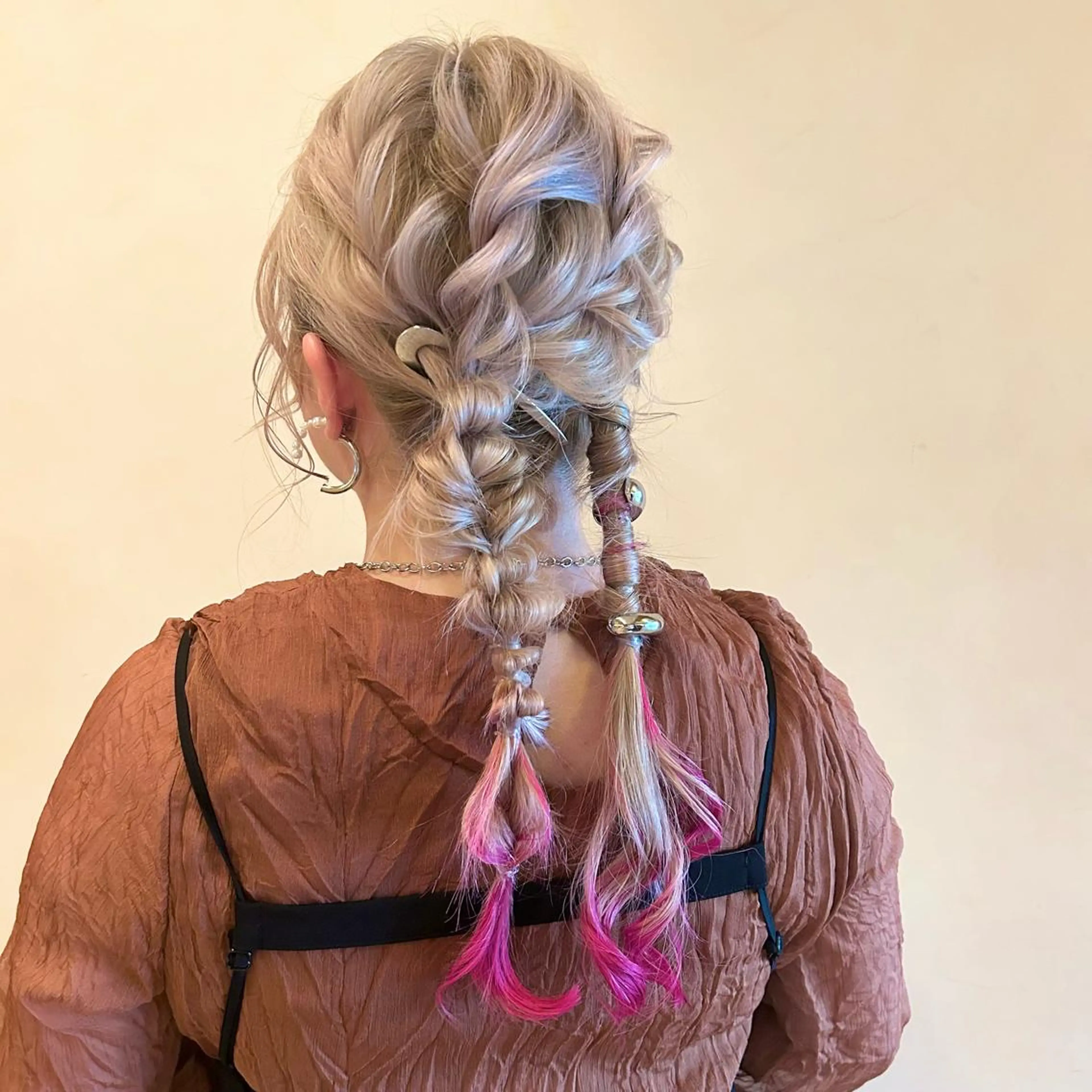 ヘアアレンジ ヘアセット sato ayaka ｜透明感カラー🫧のヘアスタイル