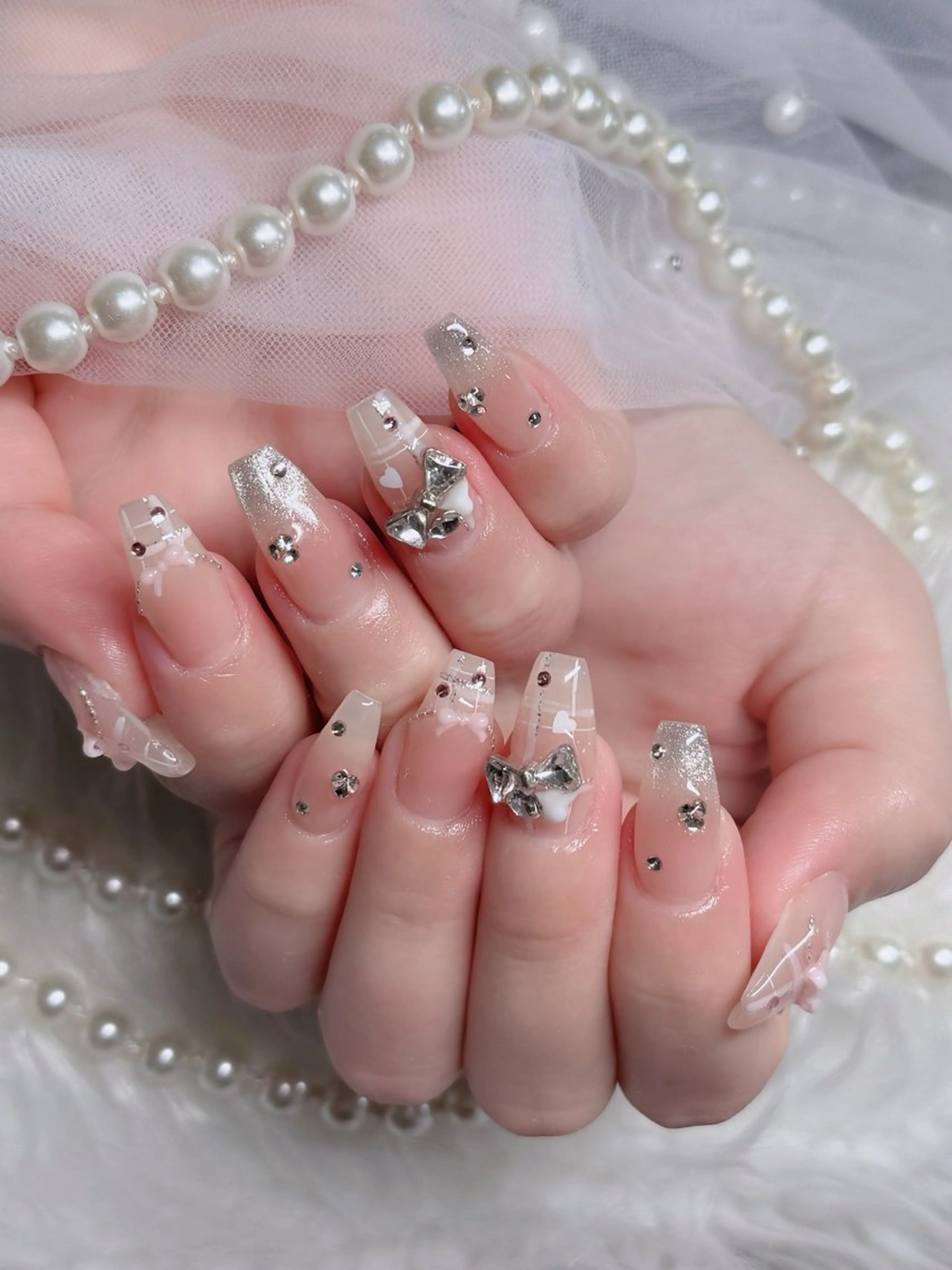 ネイル フレンチネイル ジェルネイル ガラスフレンチ ハロウィン ハート ハンドネイル H.baby Nail Salonのネイルデザイン