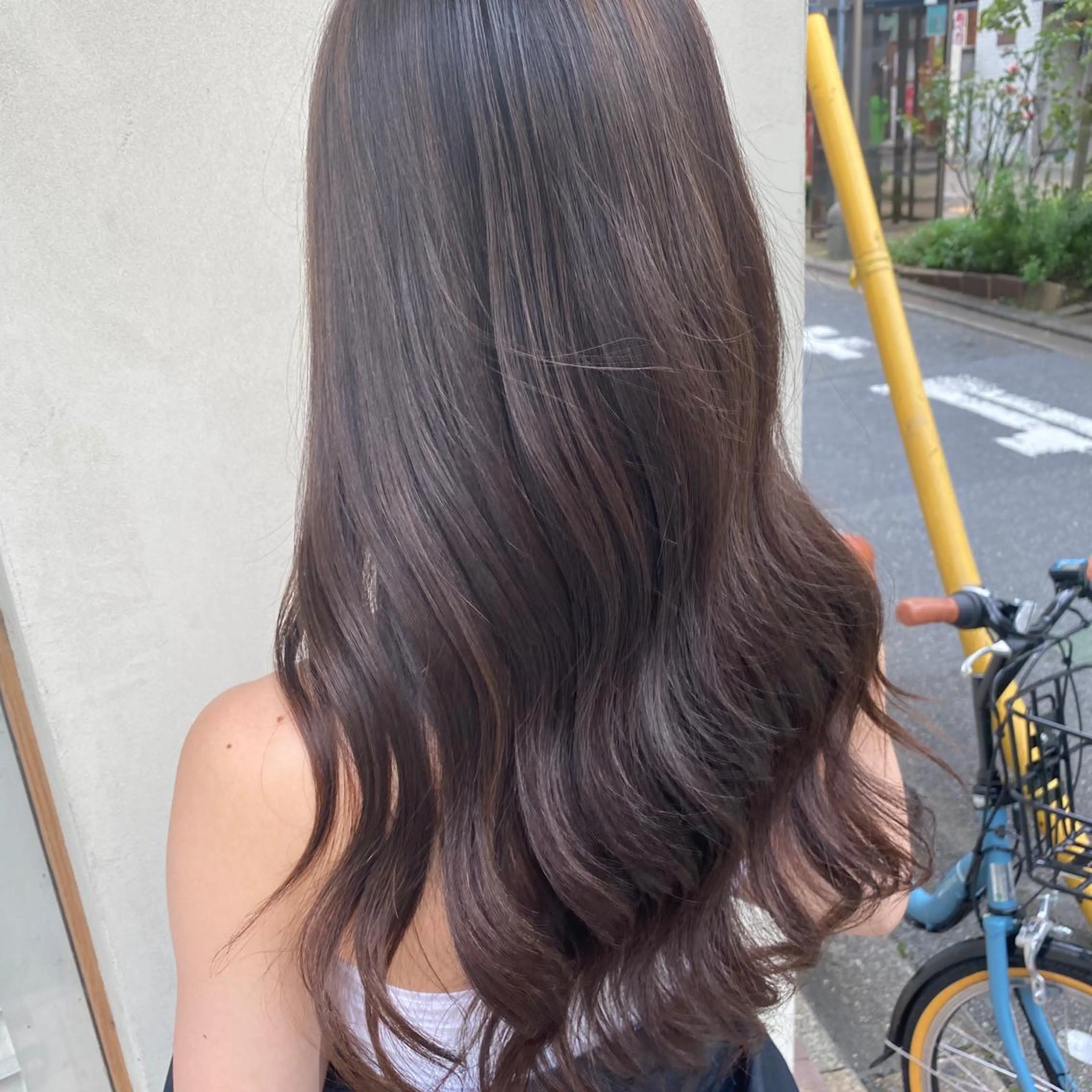 ロング ハイライト カット ヘアカラー トリートメント 艶カラー/韓国風ヘア 🩵shioneのヘアスタイル