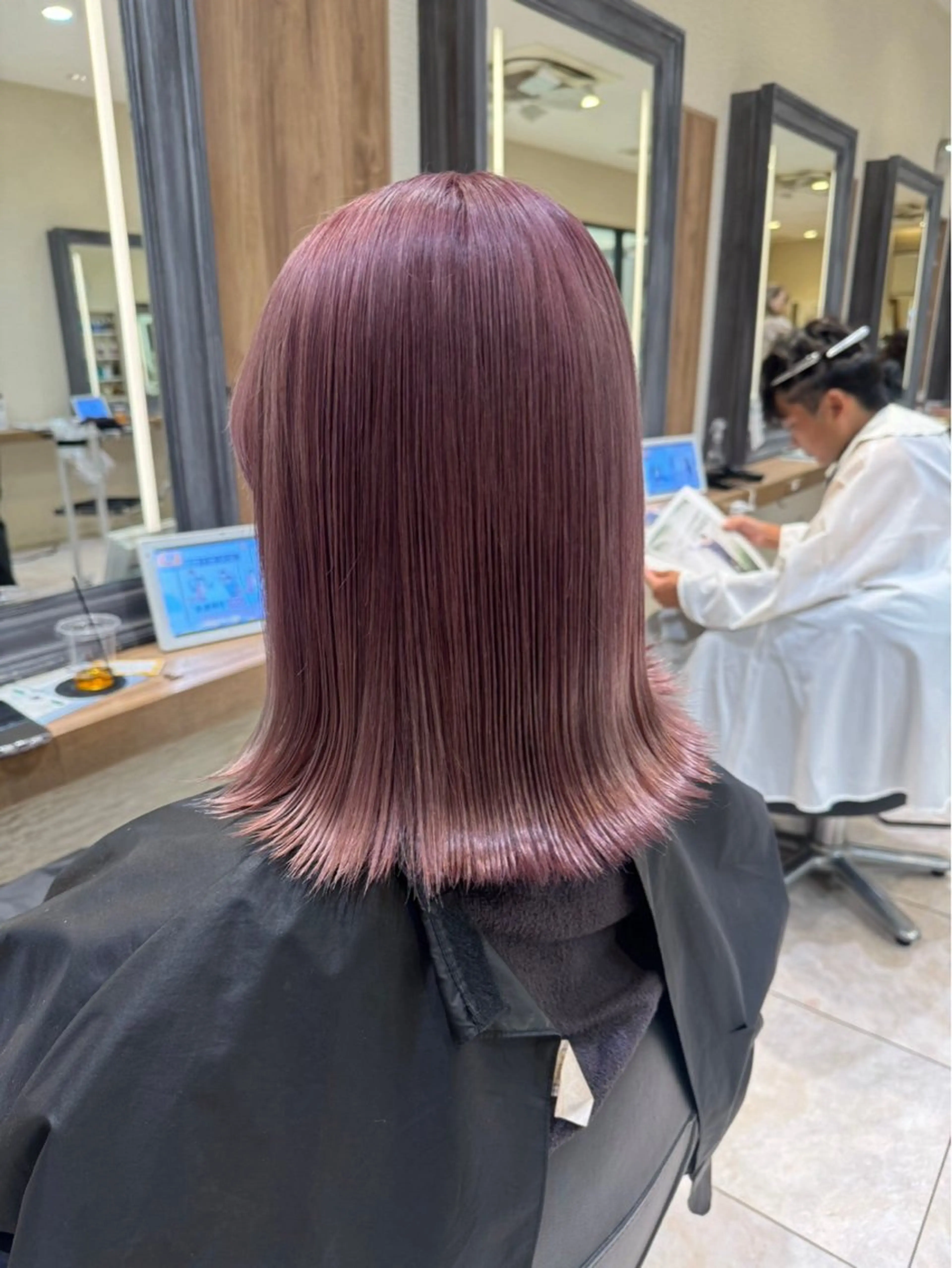 セミロング ヘアカラー ハイトーン／アレンジ 🩵NANAMIのヘアスタイル