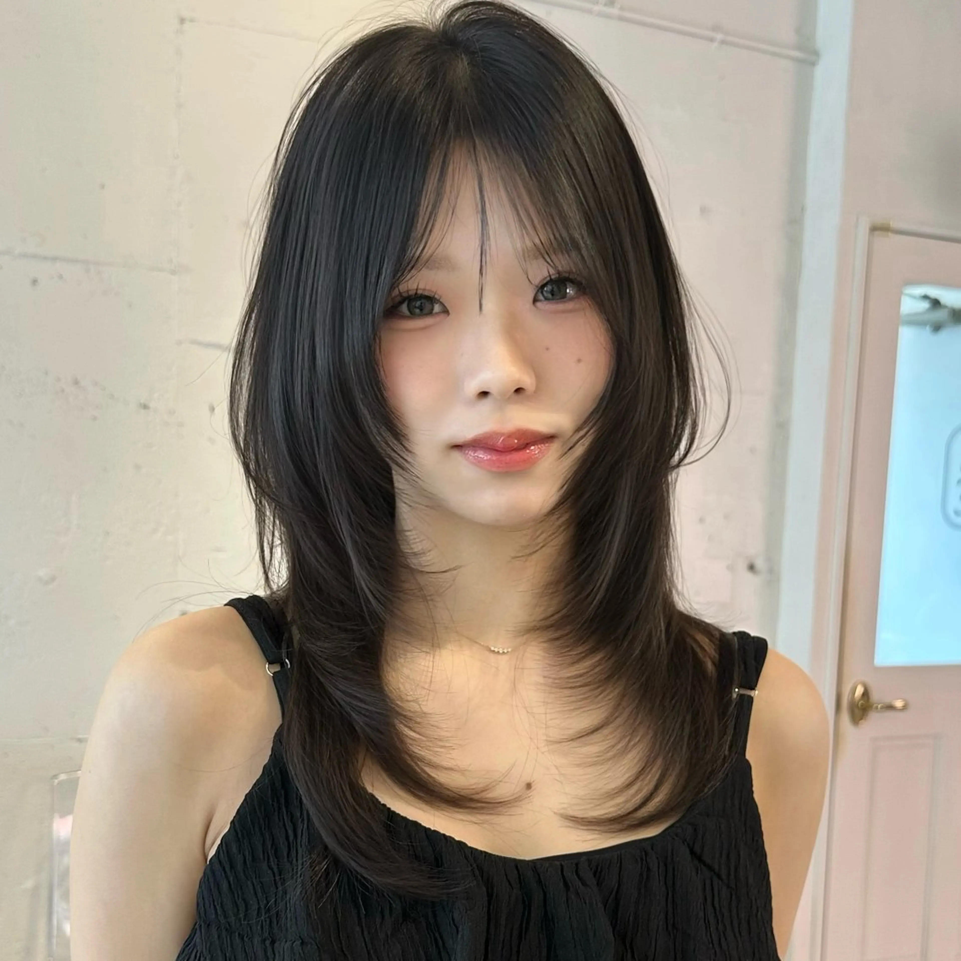 セミロング カット ヘアカラー トリートメント 🌹ハッシュカット、 レイヤー韓国ヘア🌹のヘアスタイル