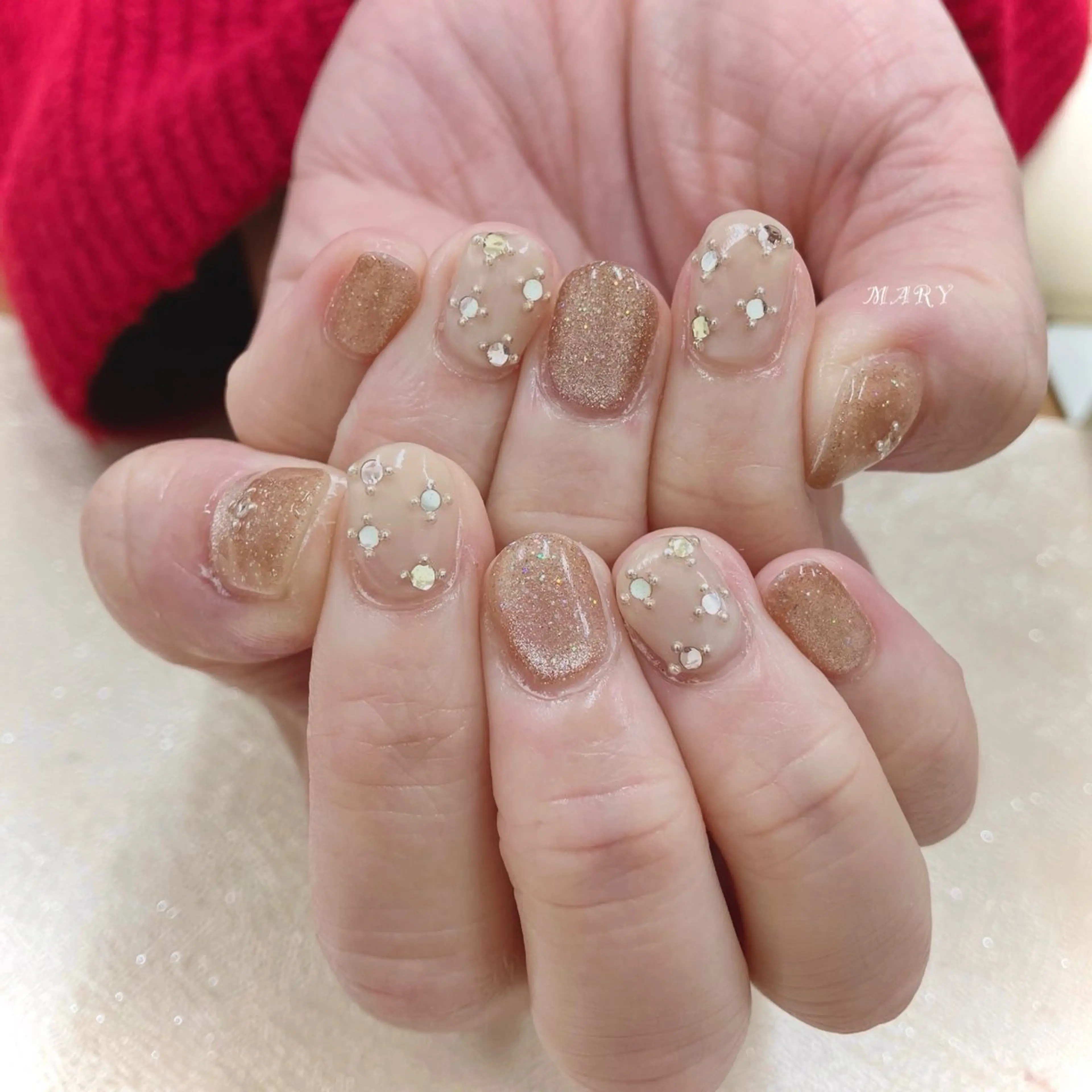 ネイル キラキラネイル マグネットネイル ニュアンスネイル ワンカラーネイル ハンドネイル Mary nail所属・Mary nail .narumiのネイルデザイン