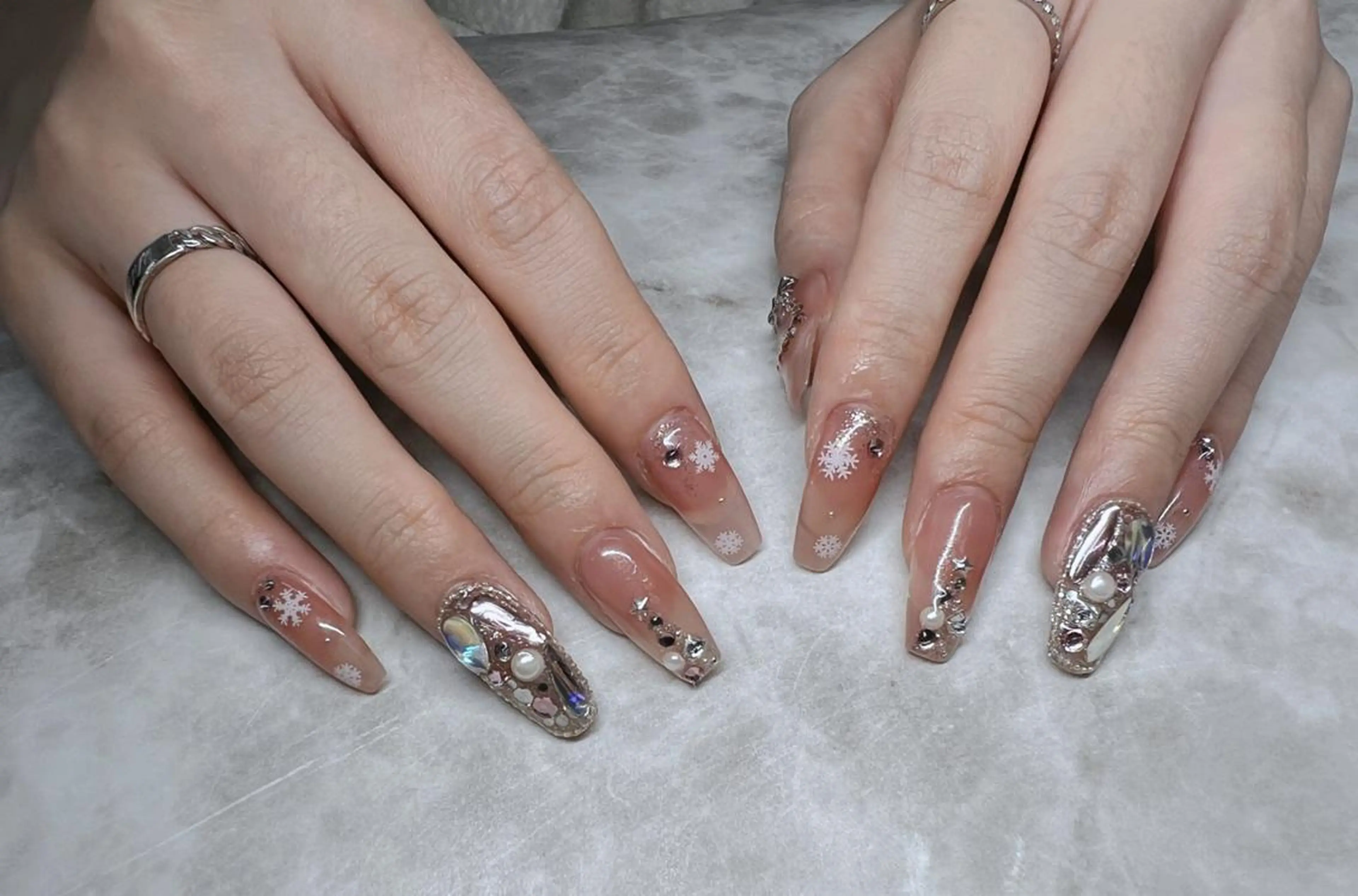 ネイル 閨匠上野店 leoのネイルデザイン