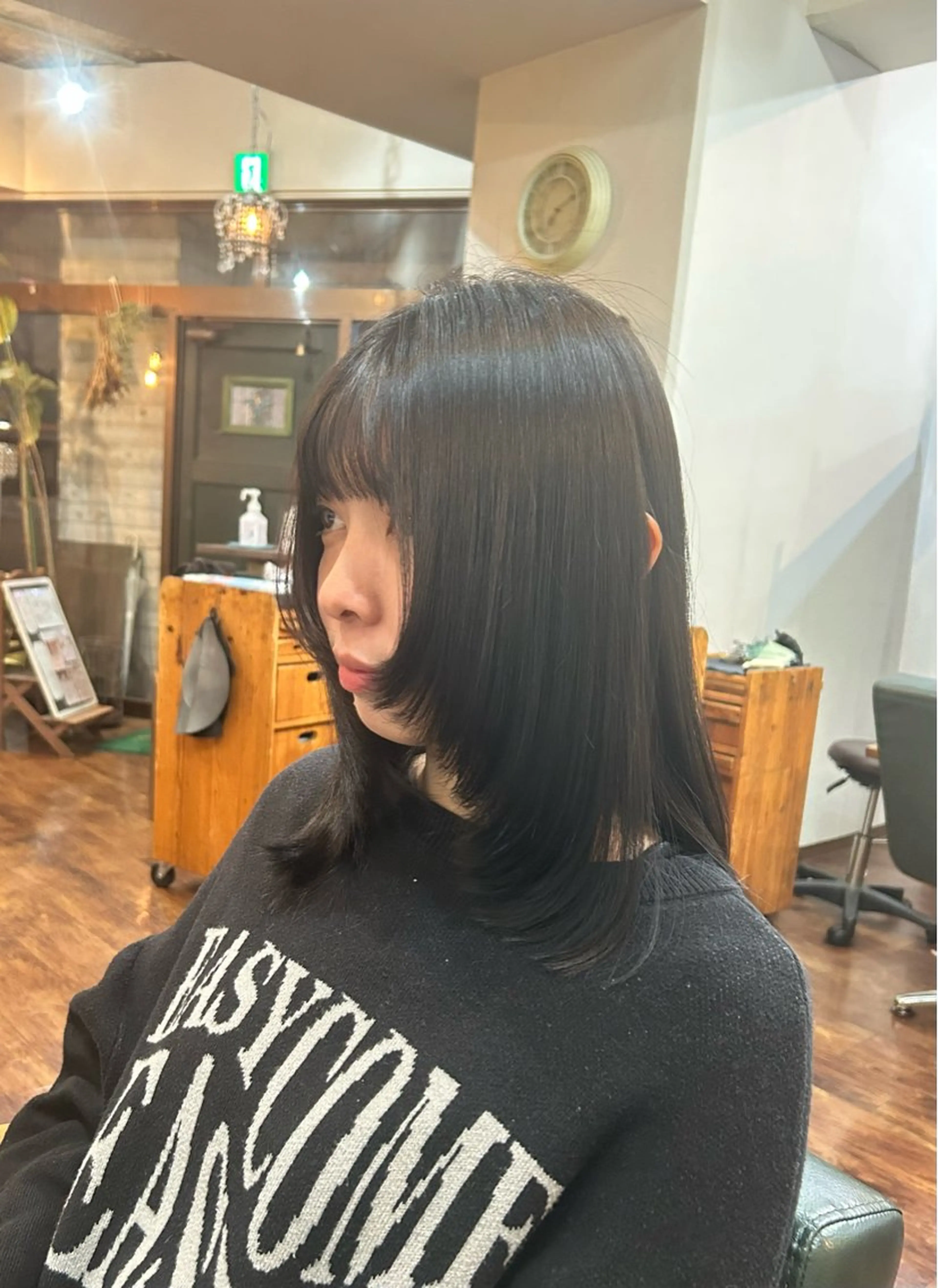 ミディアム カラー 顔まわりレイヤー 顔周りカット レイヤーカット story 増田 わかなのヘアスタイル