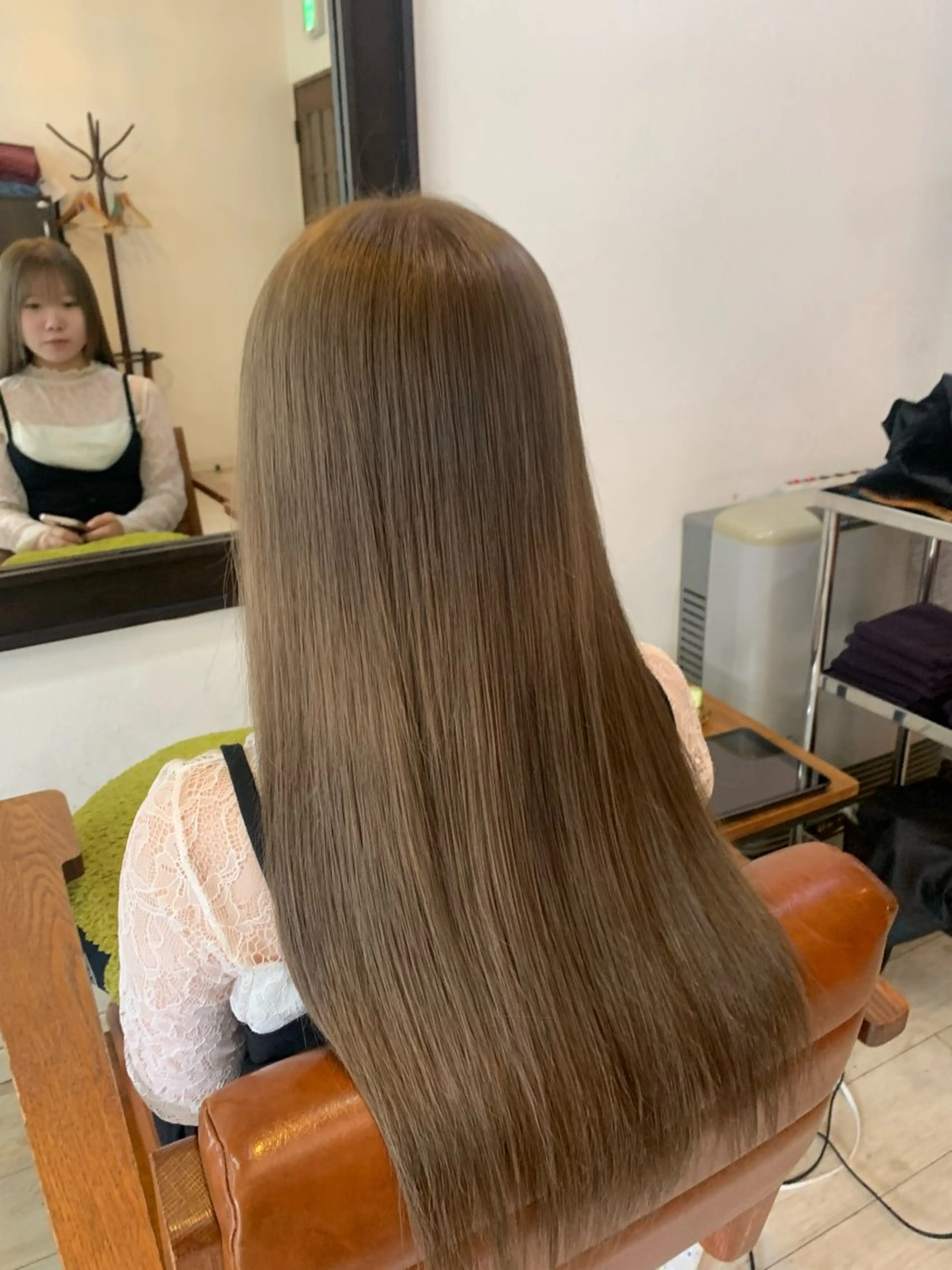 ミディアム カラー ヘアカラー ハイライト✨髪質改善 TAKAさんです😊のヘアスタイル