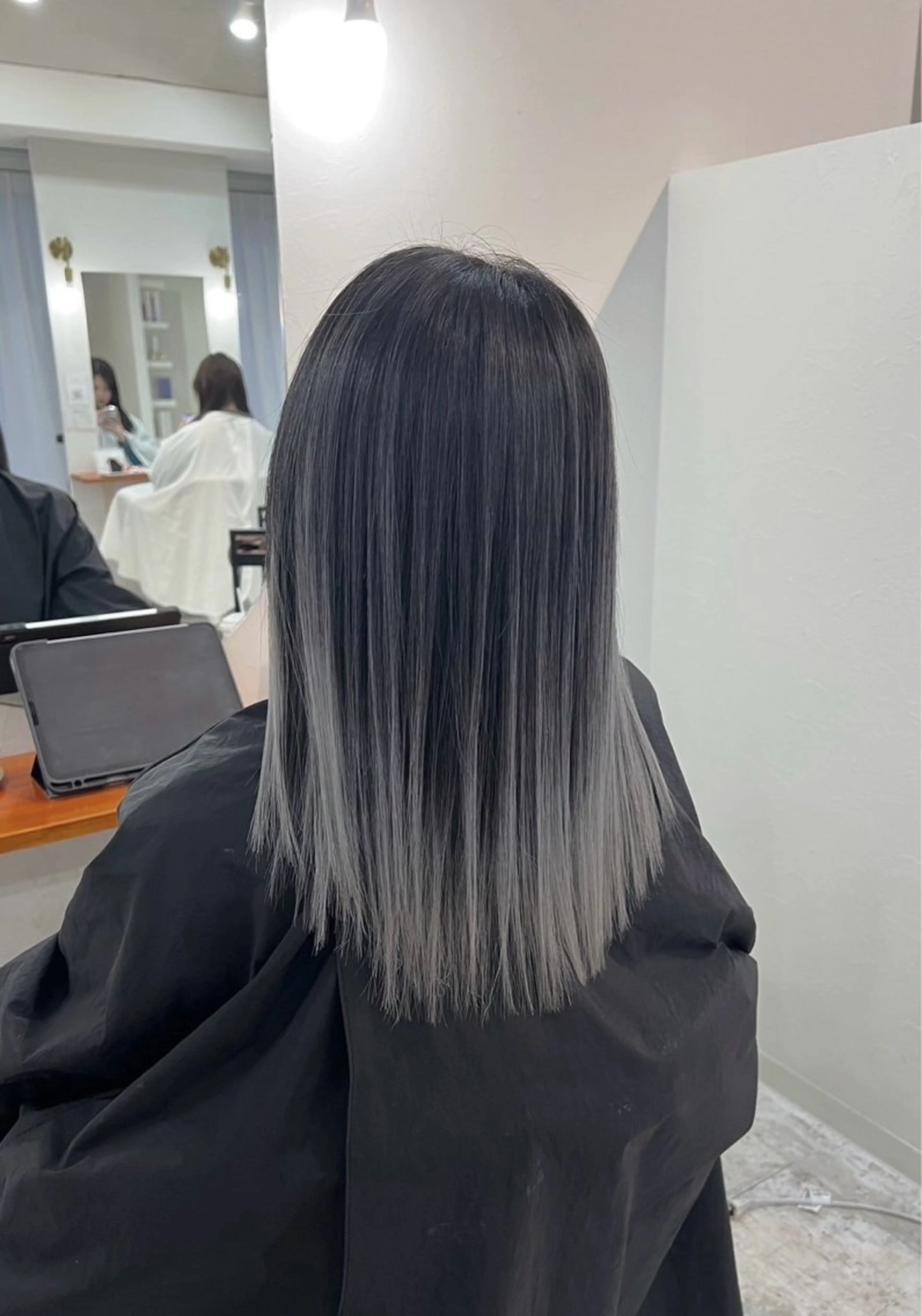 ミディアム カラー バレイヤージュ グレージュ レイヤーカット カット ヘアカラー トリートメント ROBIN所属・指名数No.1 /NAOYAのヘアスタイル