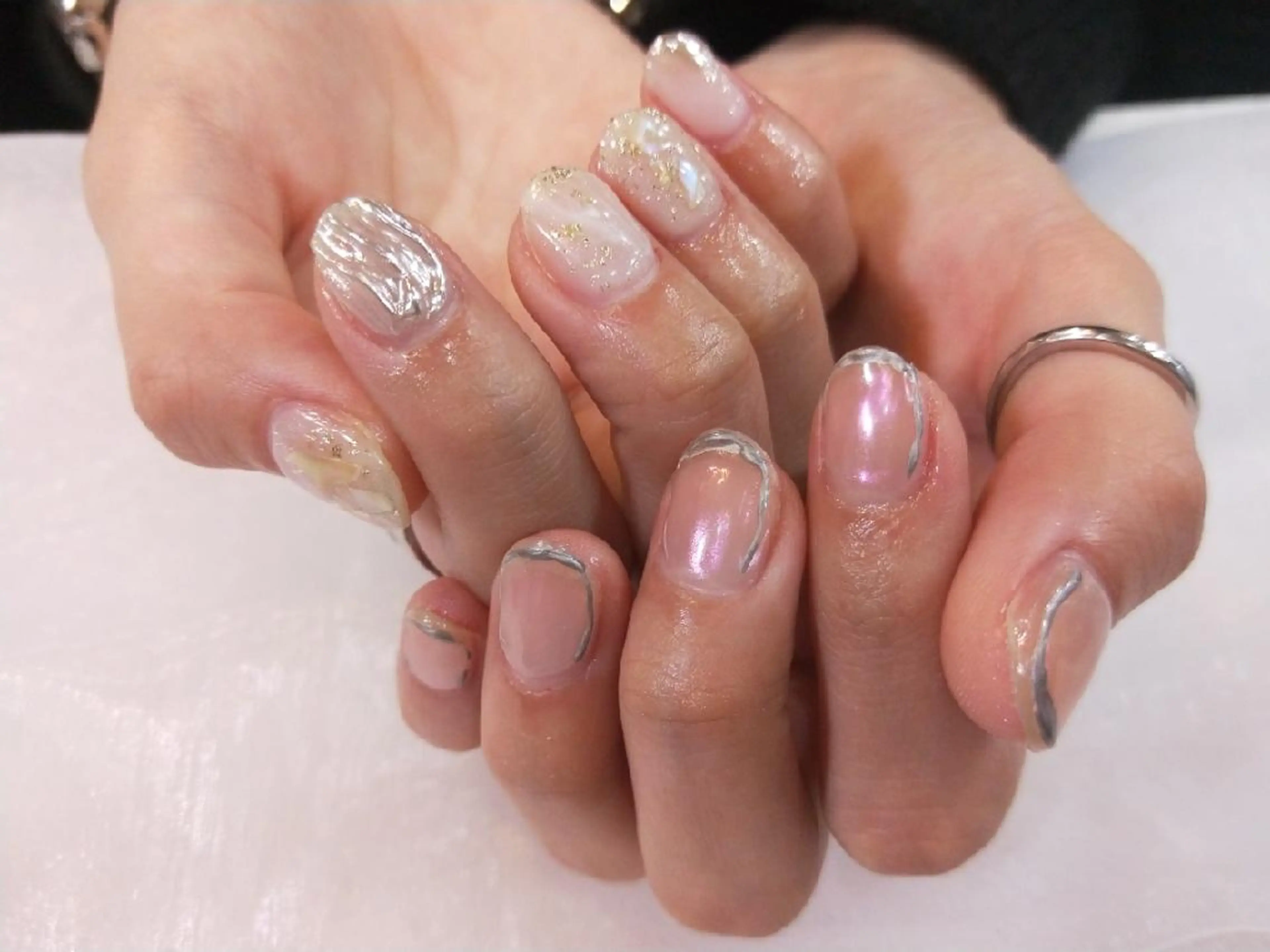 ネイル ハンドネイル ハンドケア R'well所属・はばすみれ🎀ﾈｲﾙ 光ﾌｪｲｼｬﾙ ﾍｱのネイルデザイン