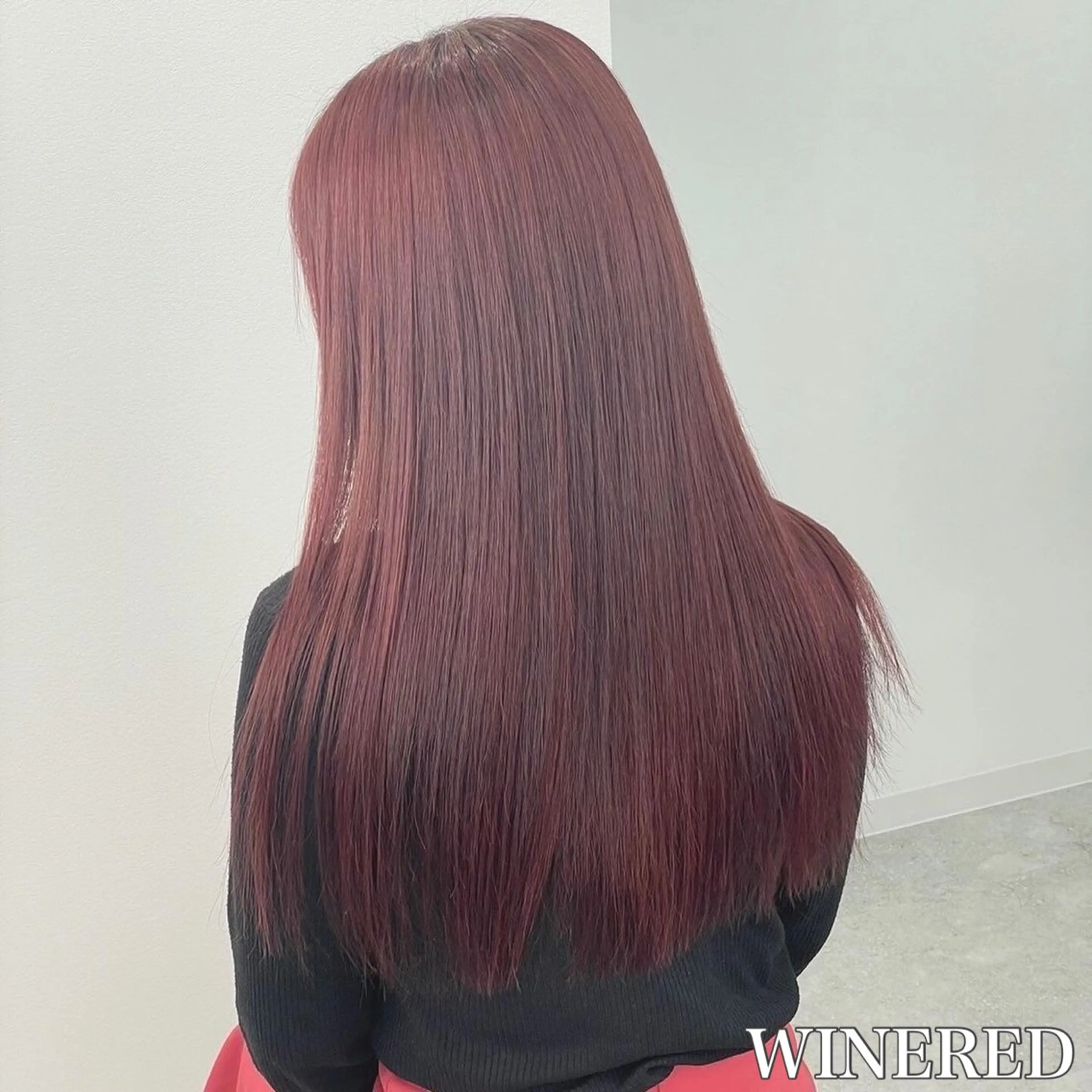 セミロング カラー ヘアアレンジ レッドカラー 🩵ダメージレス艶感 ハイトーン🩷のヘアスタイル