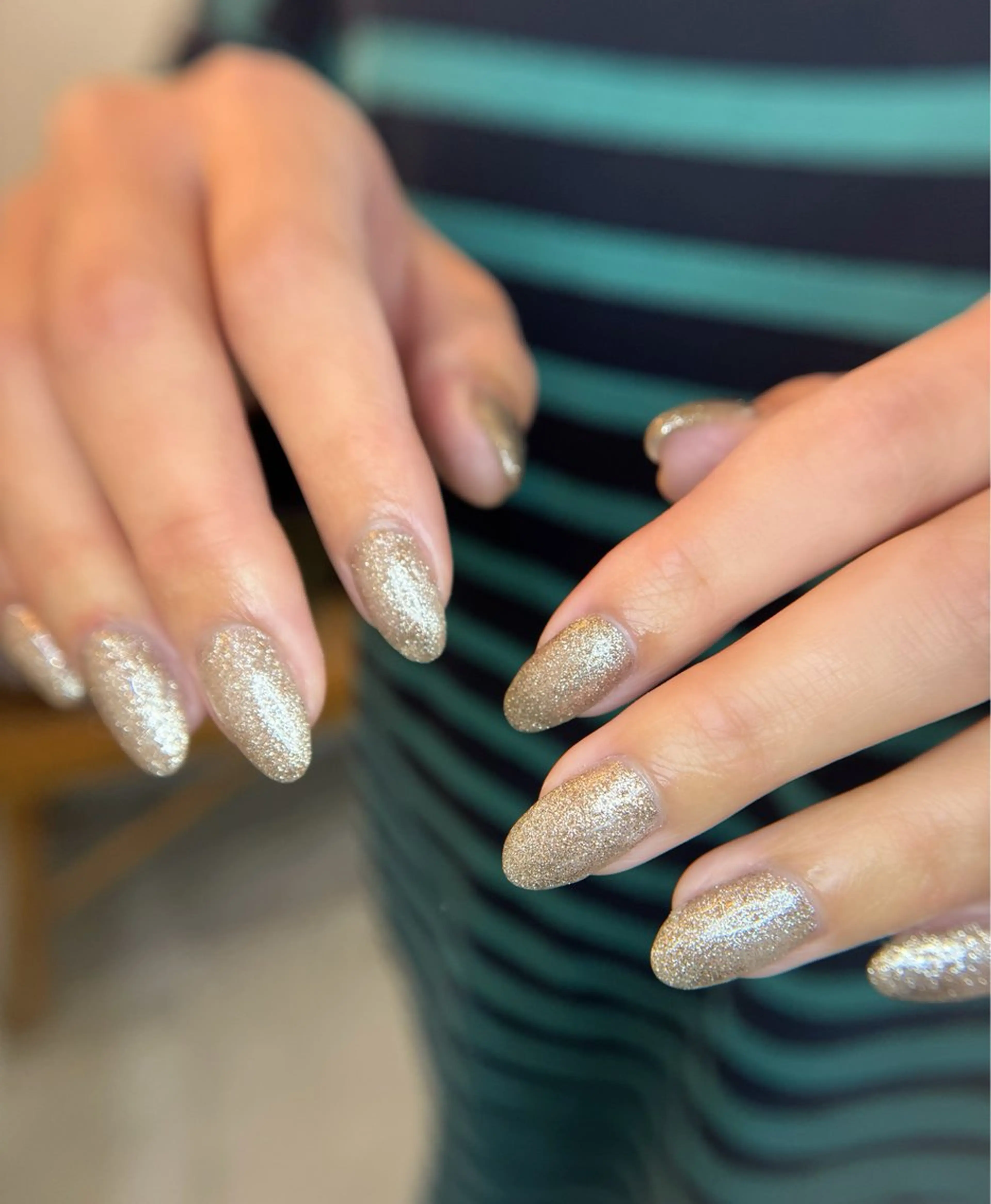 オフ込み　ワンカラーハンドモデルの写真