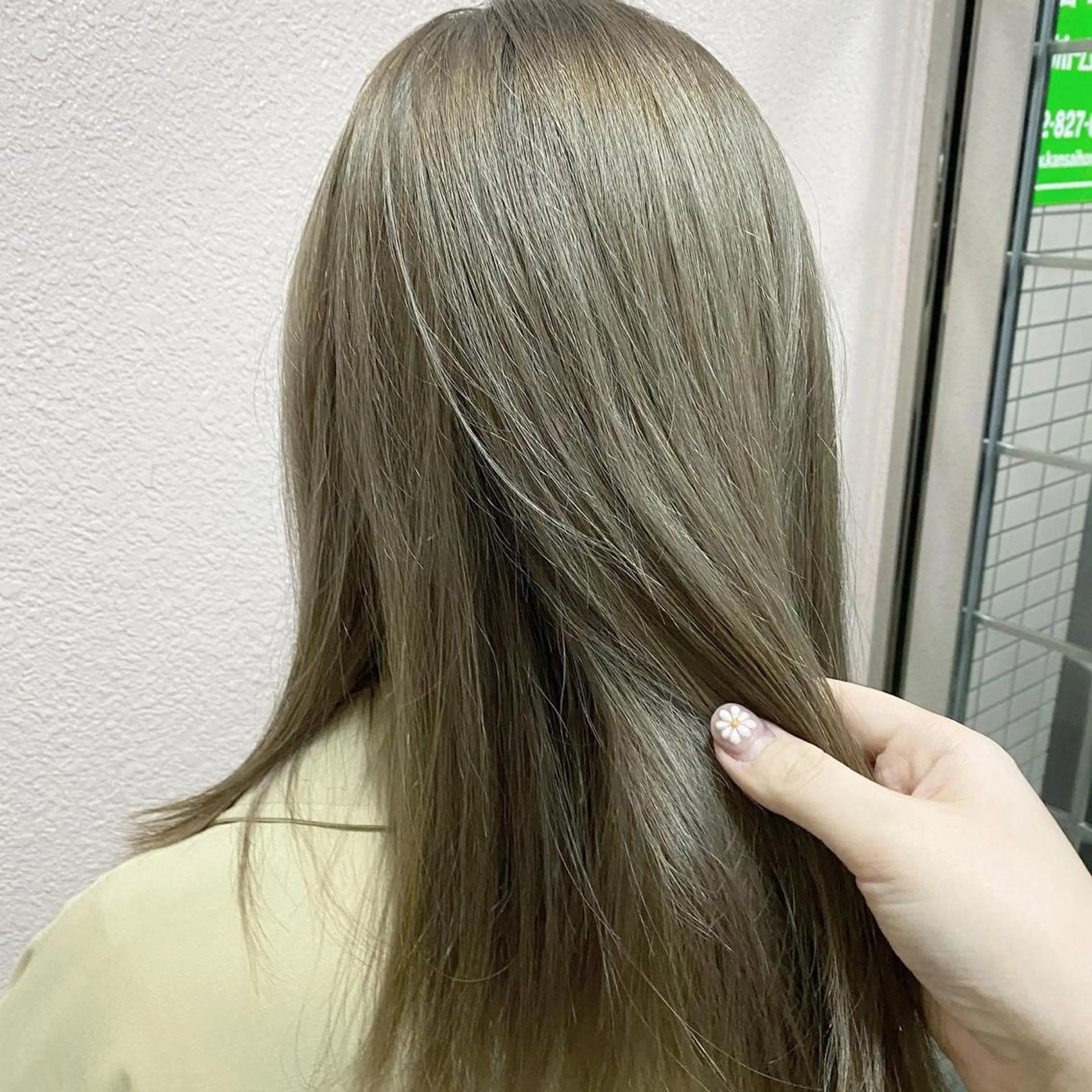 ロング カラー ブリーチ カット ヘアカラー トリートメント 枚方 tomee 🦋南部　しほ🦋のヘアスタイル