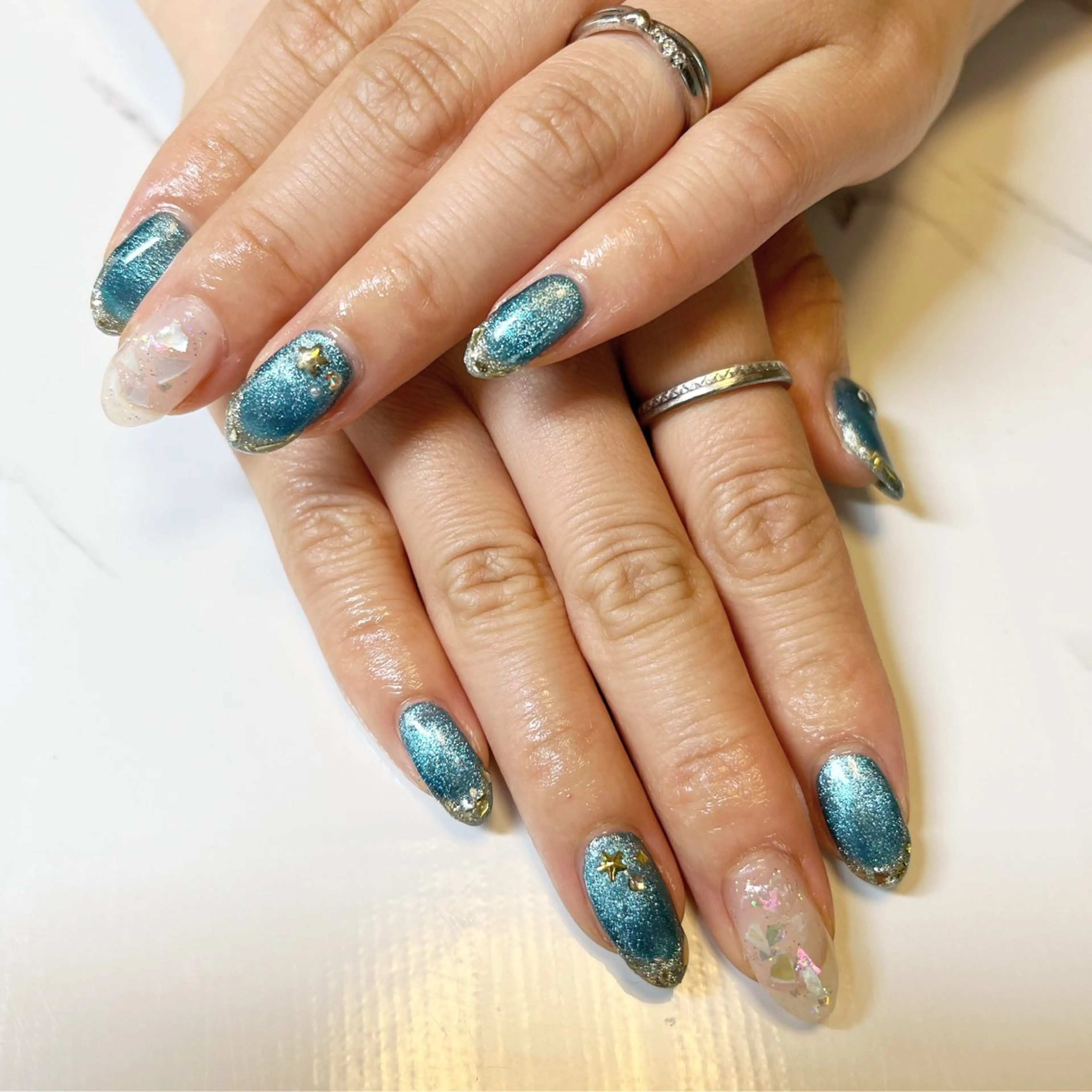 ネイル 水色 マグネットネイル ネイルサロン flatのネイルデザイン