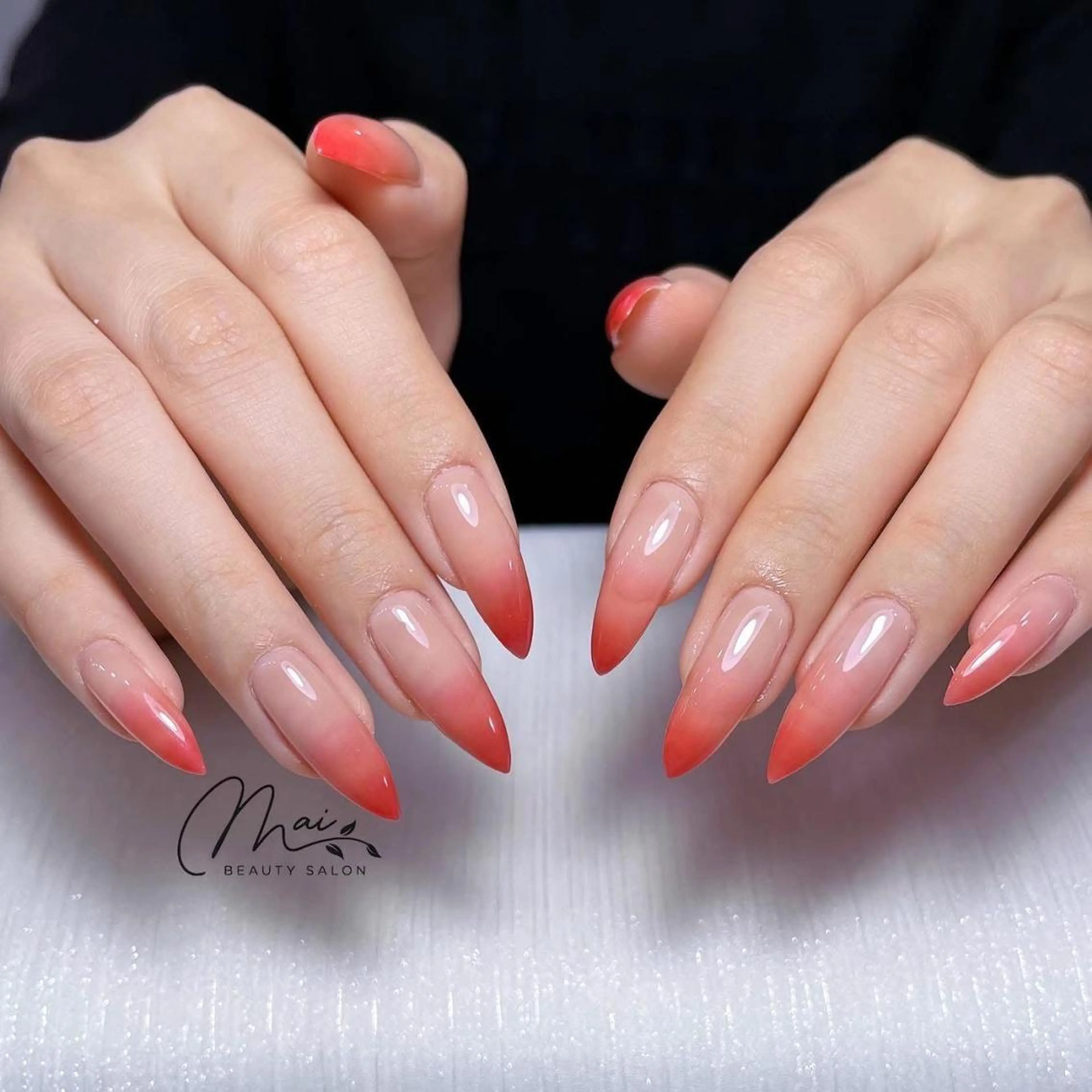 ネイル オーロラネイル チークネイル 長さ出し フラッシュネイル フットネイル MaiBeauty To  Toのネイルデザイン