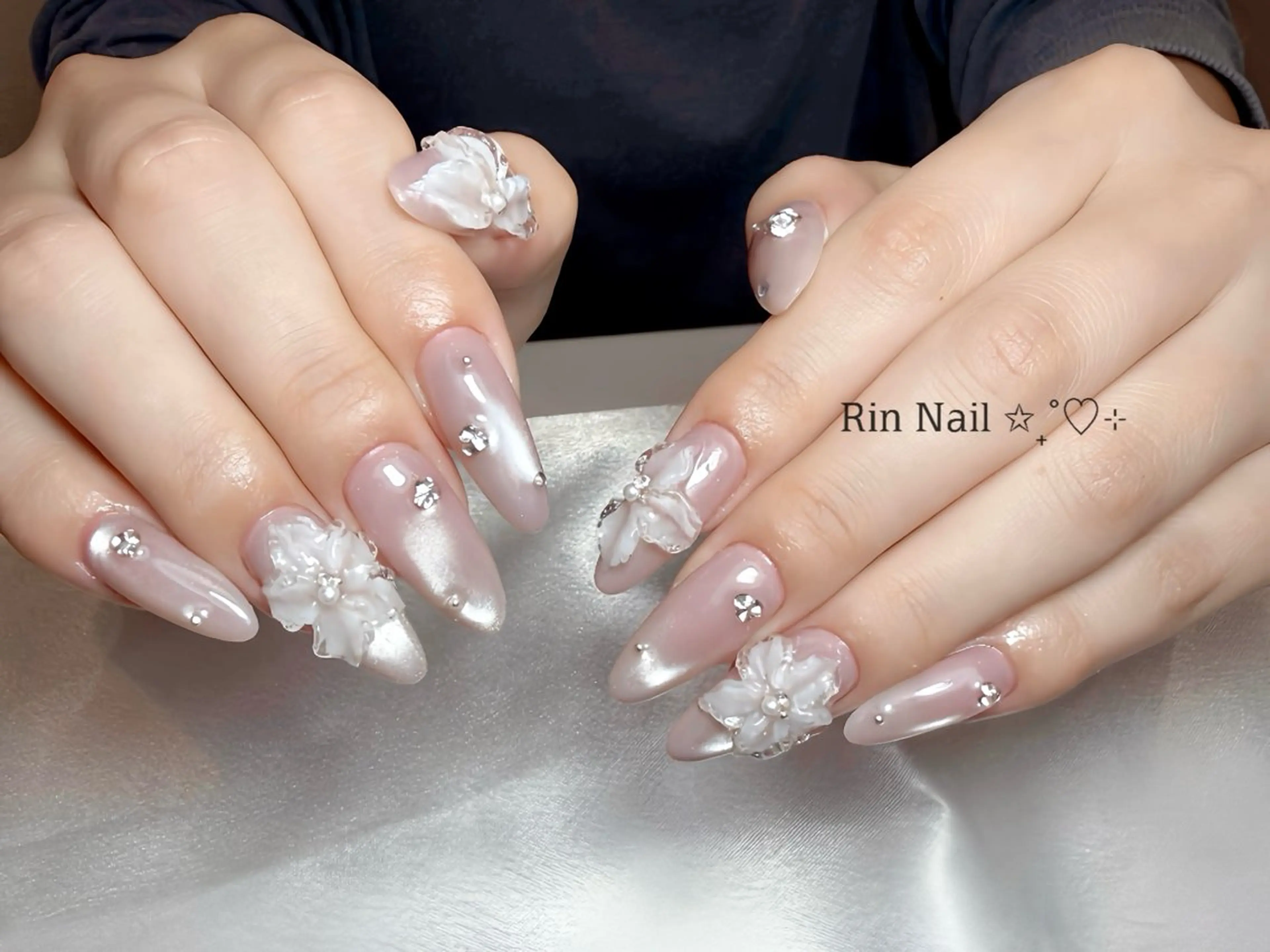 ネイル アートネイル チークネイル ジェルネイル ロングネイル マグネットネイル ハンドネイル Rin Nail 新大久保店のネイルデザイン