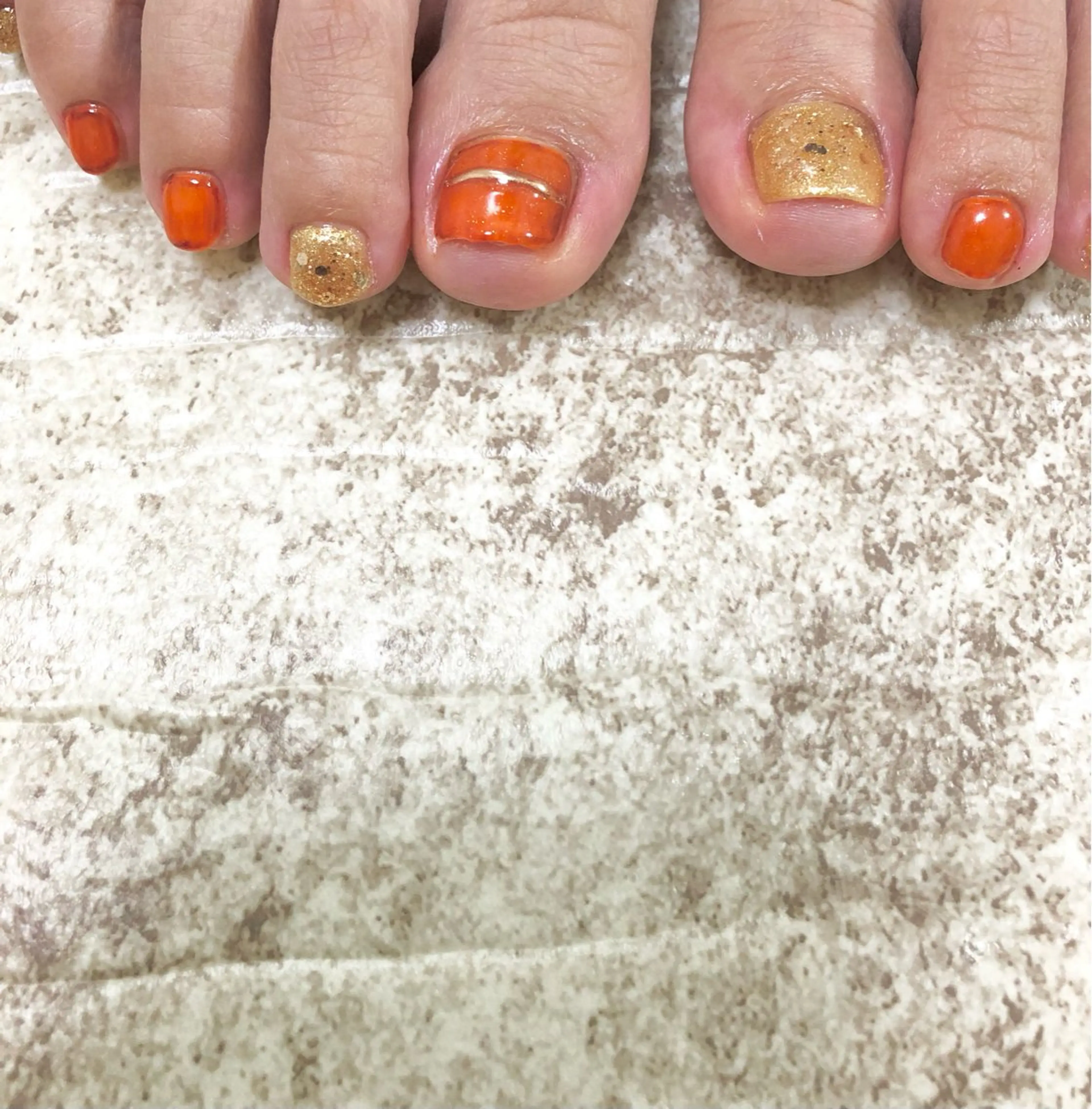 ネイル ニュアンスネイル オレンジ フットネイル 自爪育成ネイルケア Lena  nailのネイルデザイン