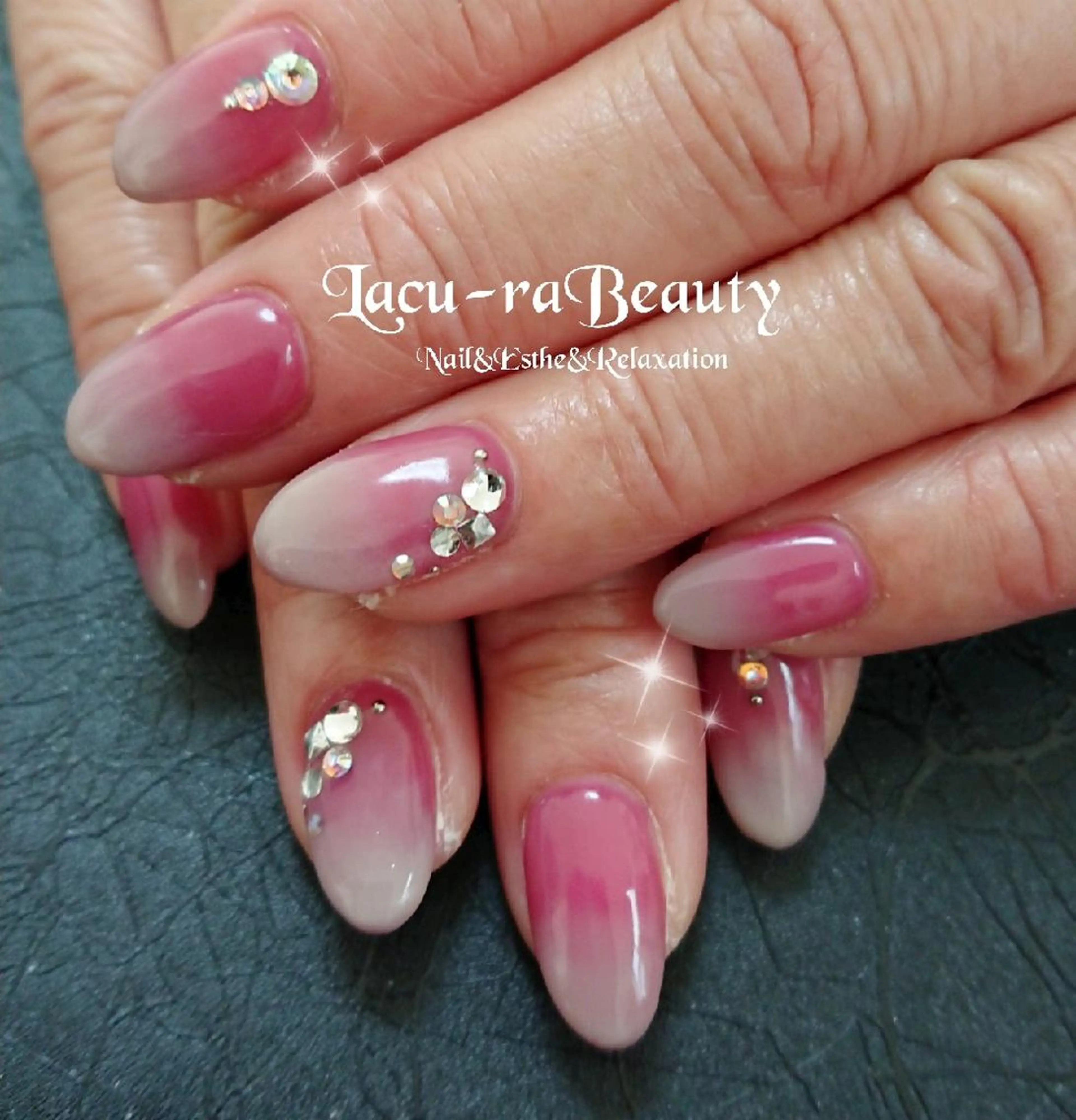 ネイル 小顔と腸の専門店 ラクーラビューティのエステ・リラクイメージ