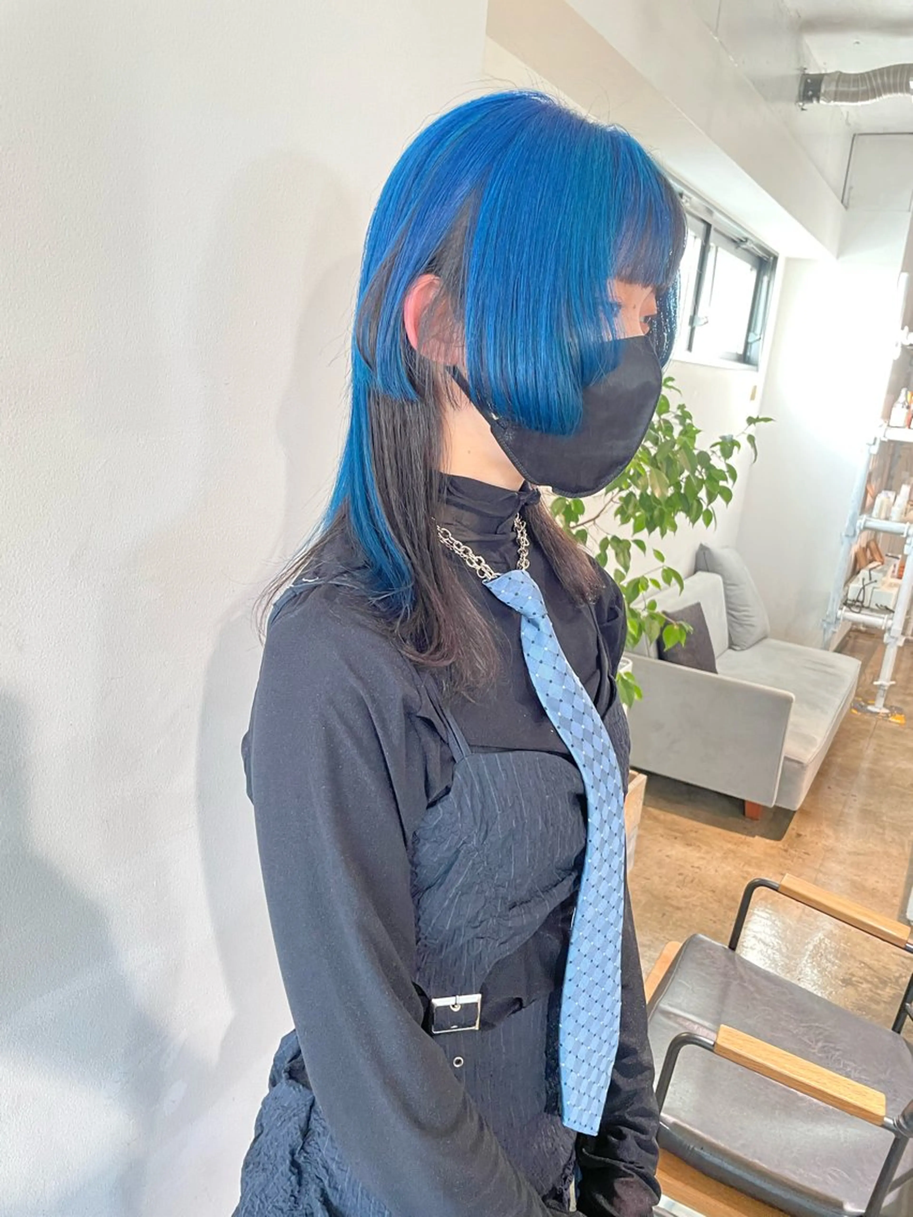 セミロング カラー ブルーカラー レイヤーカット ウルフカット ウルフレイヤー ヘアカラー トリートメント ハイトーン/レイヤー /ケアブリーチ石川治のヘアスタイル