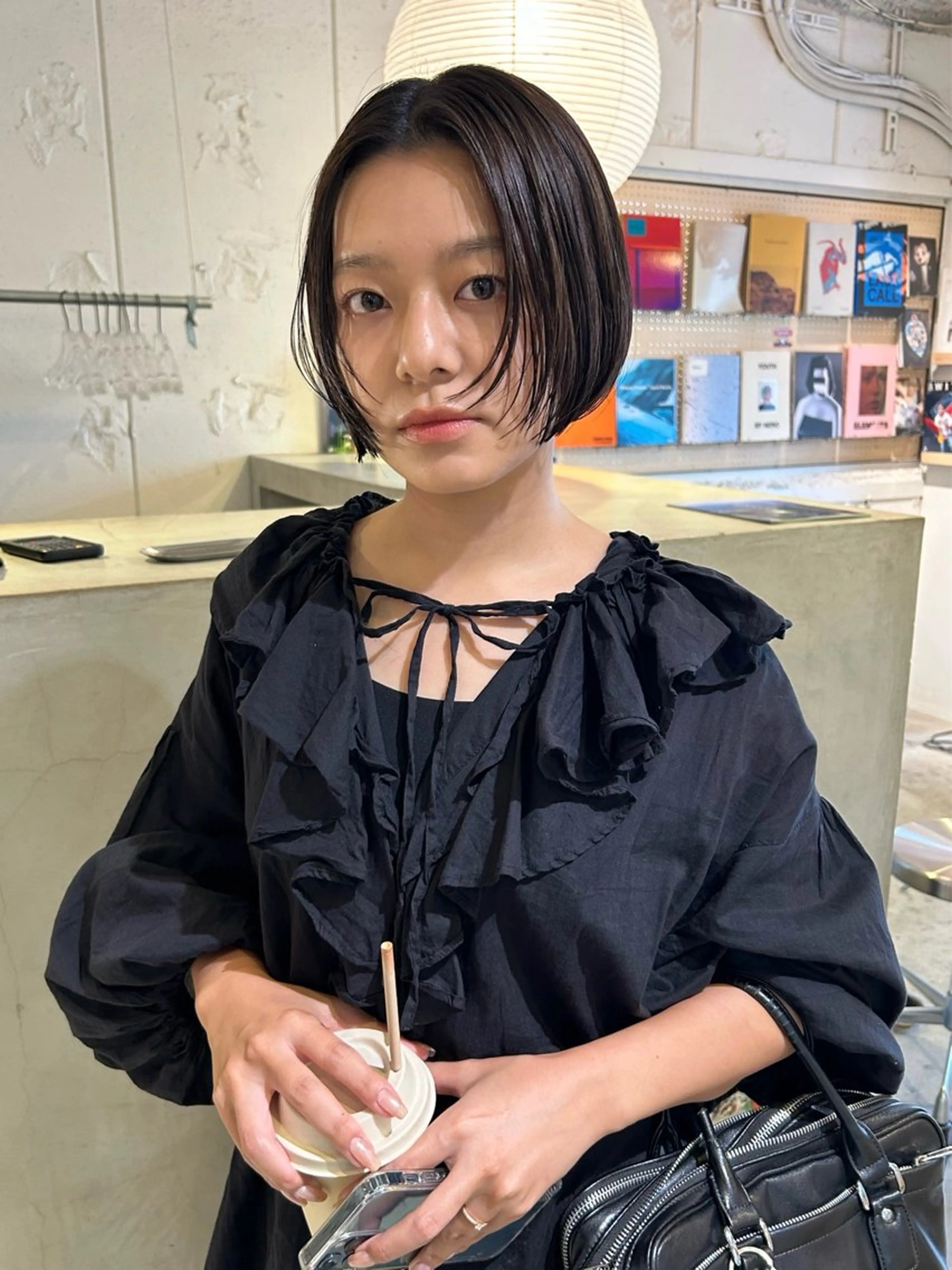 ショート カラー ボブ レイヤーカット カット ヘアカラー トリートメント Loom.所属・村上雅人 ナチュラルモードのヘアスタイル