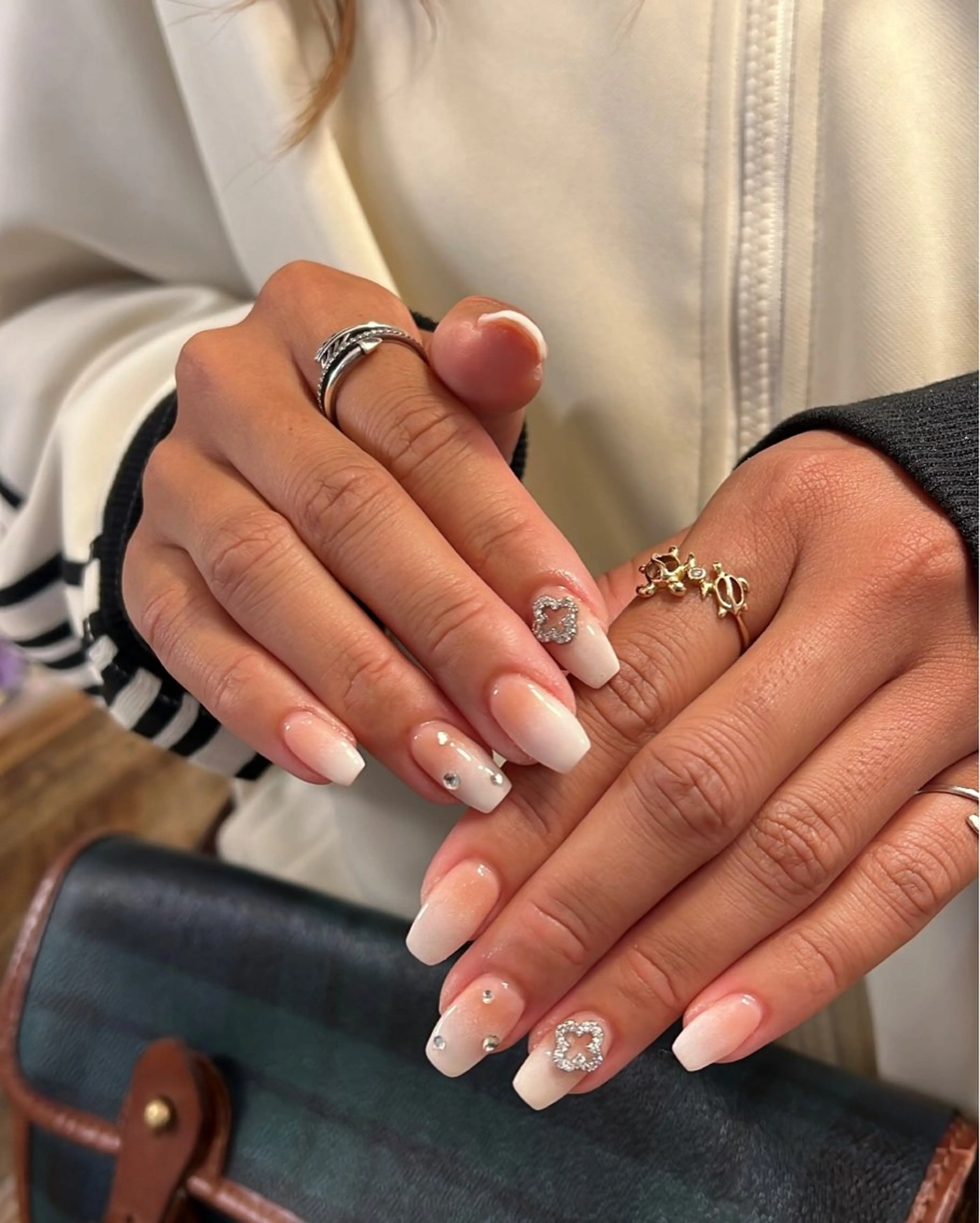 ネイル ハンドネイル フットネイル ハンドケア Nes.Nail所属・Miyagi Asamiのネイルデザイン