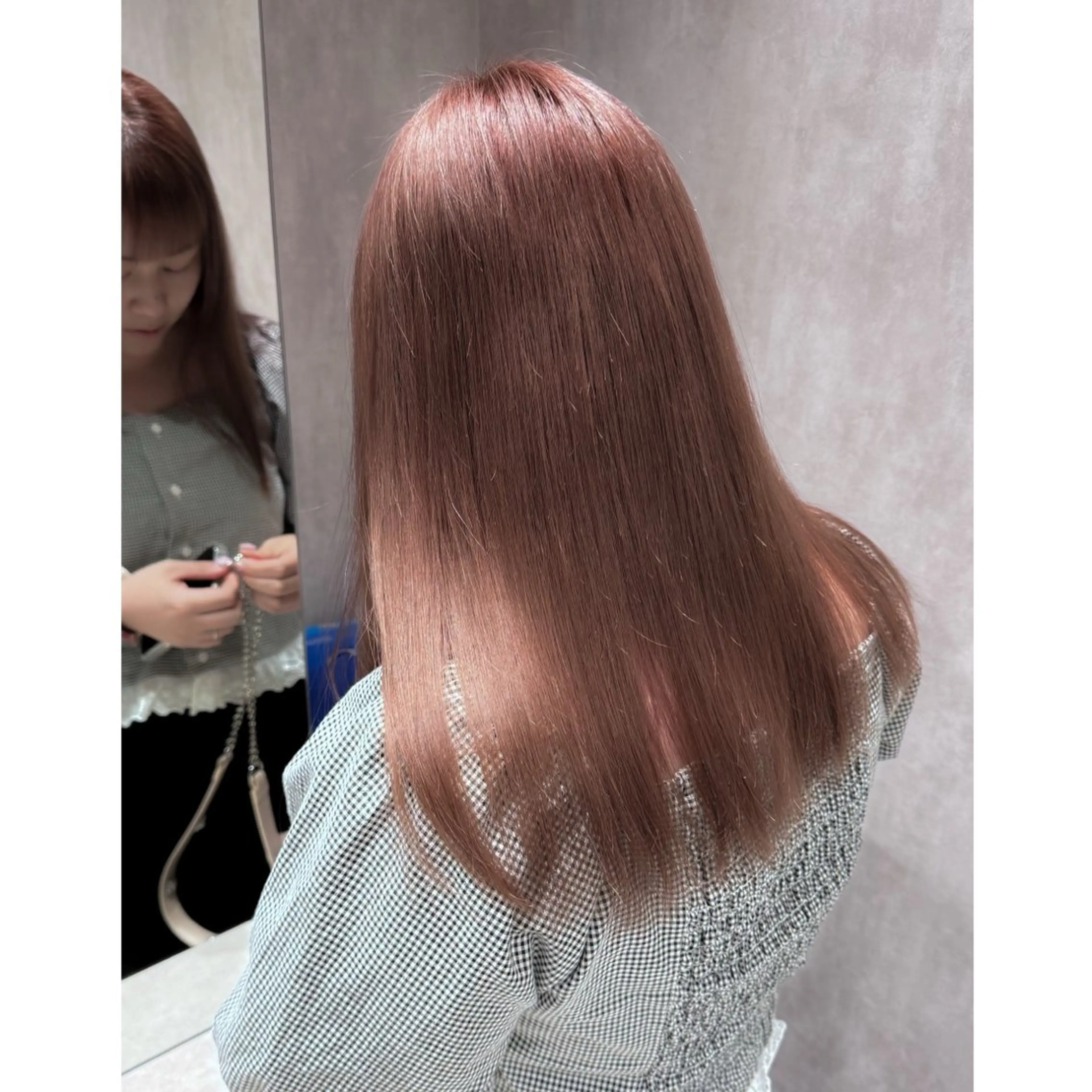 セミロング カラー ブリーチ ヘアカラー LOTTA CUCCI所属・miyu /トレンド カラー×艶髪のヘアスタイル