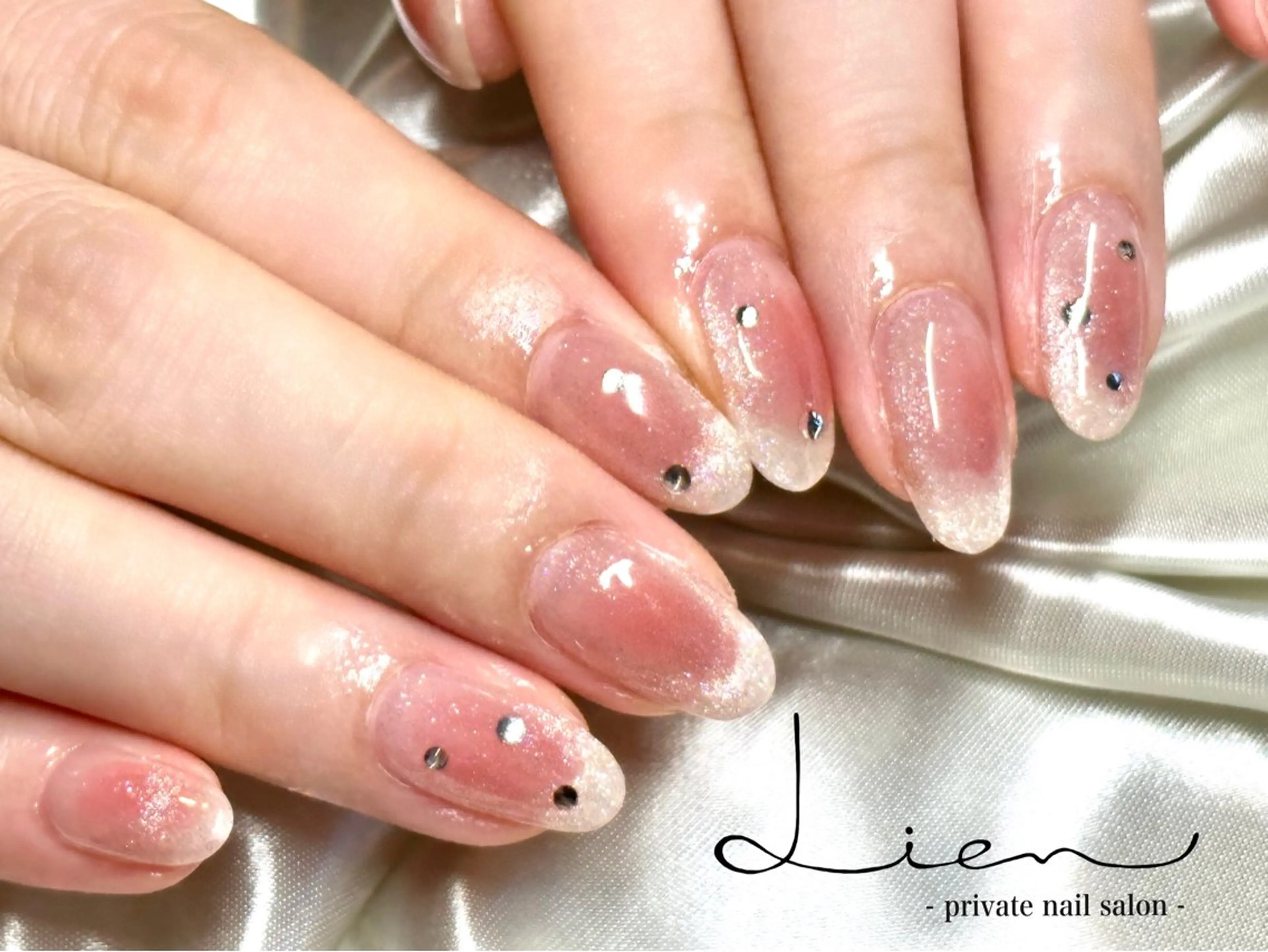 ネイル チークネイル フレンチネイル 韓国ネイル マグネットネイル マグネットフレンチ Lien 【リアン】北堀江のネイルデザイン