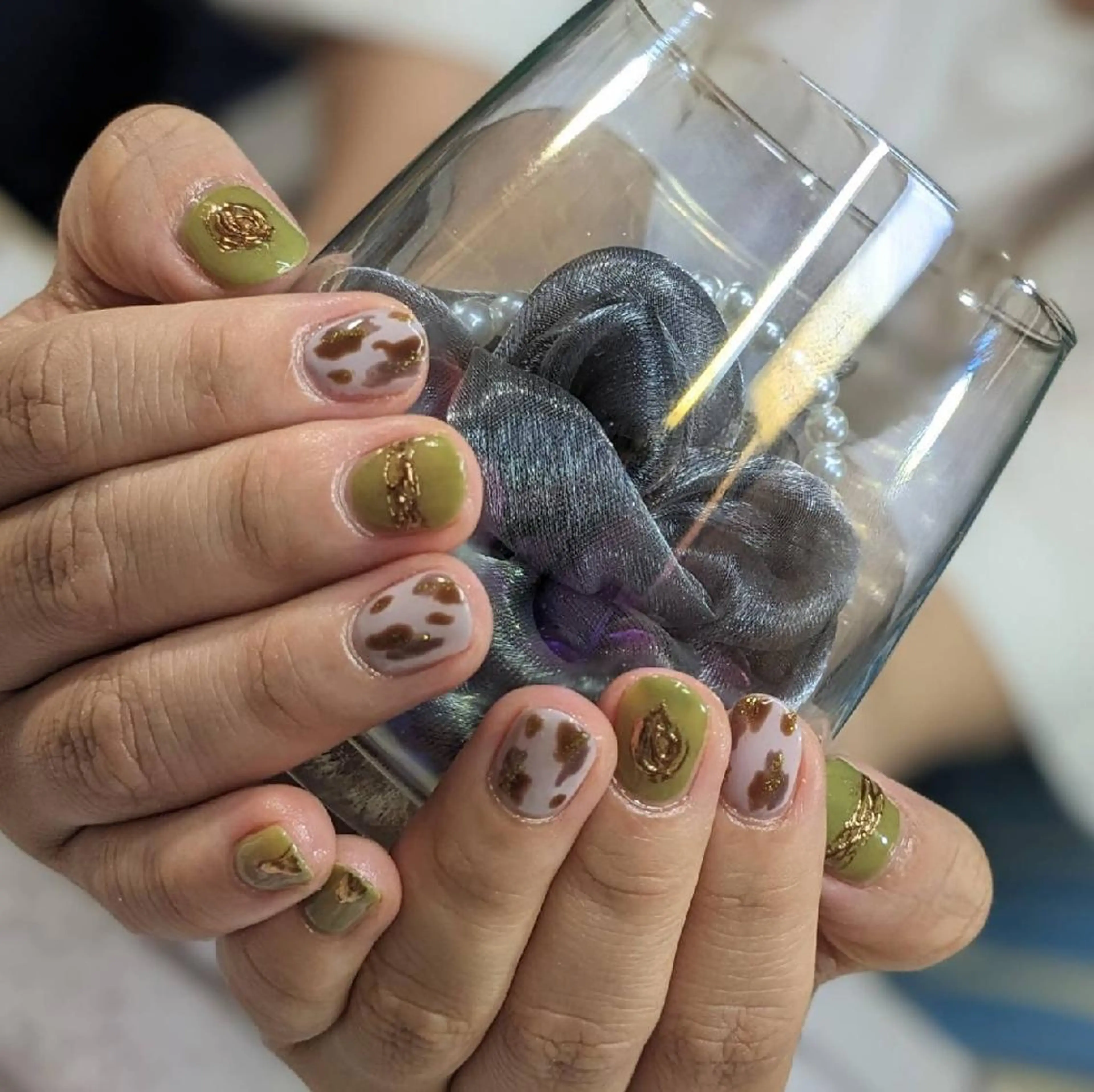 ネイル アニマル柄 ピスタチオネイル ハンドネイル ネイルサロンベルティ .keikoのネイルデザイン