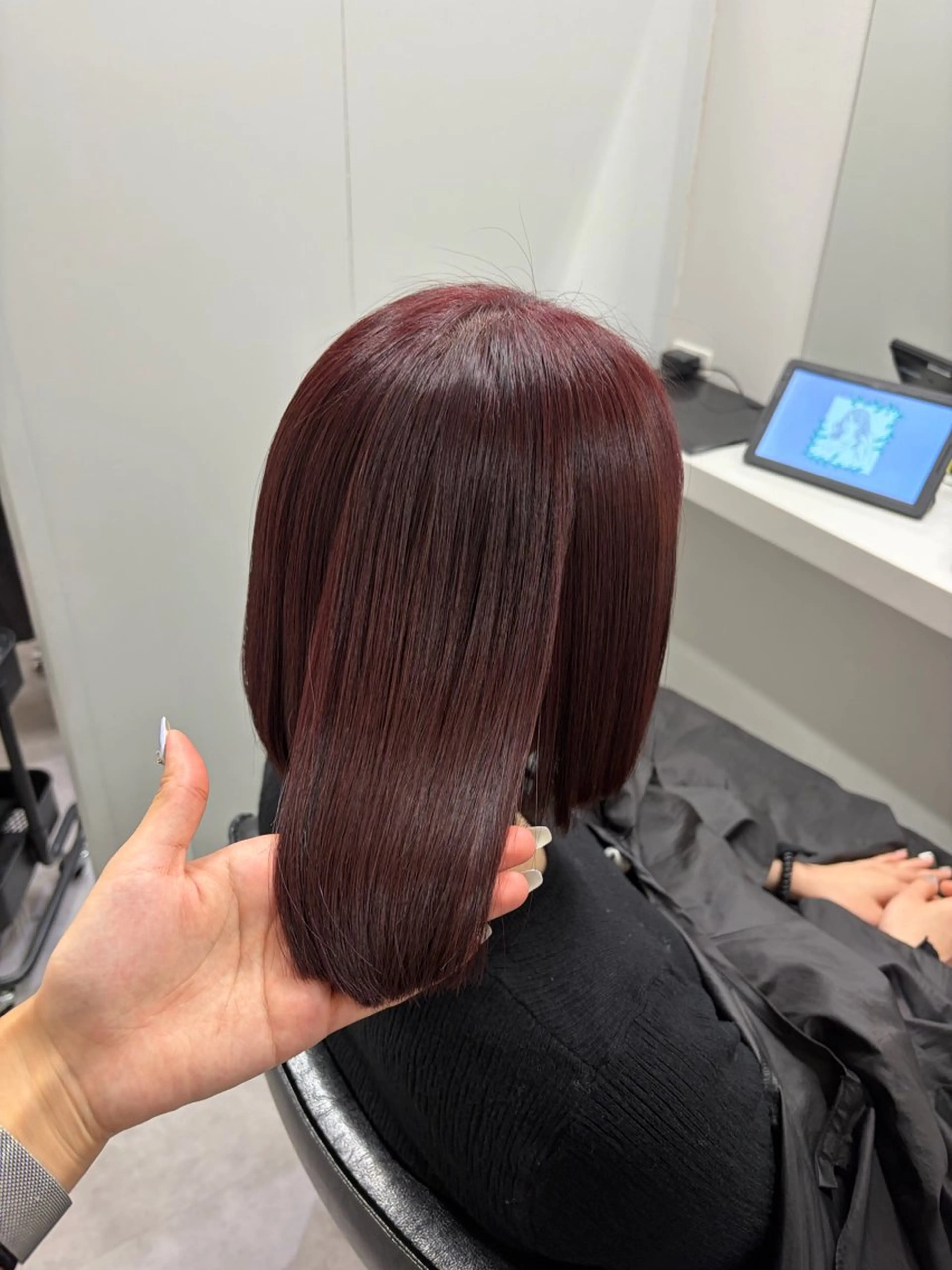 ショート カラー ブリーチ ブリーチなしカラー レッドカラー カット ヘアカラー tokute よしかわなお🍒のヘアスタイル