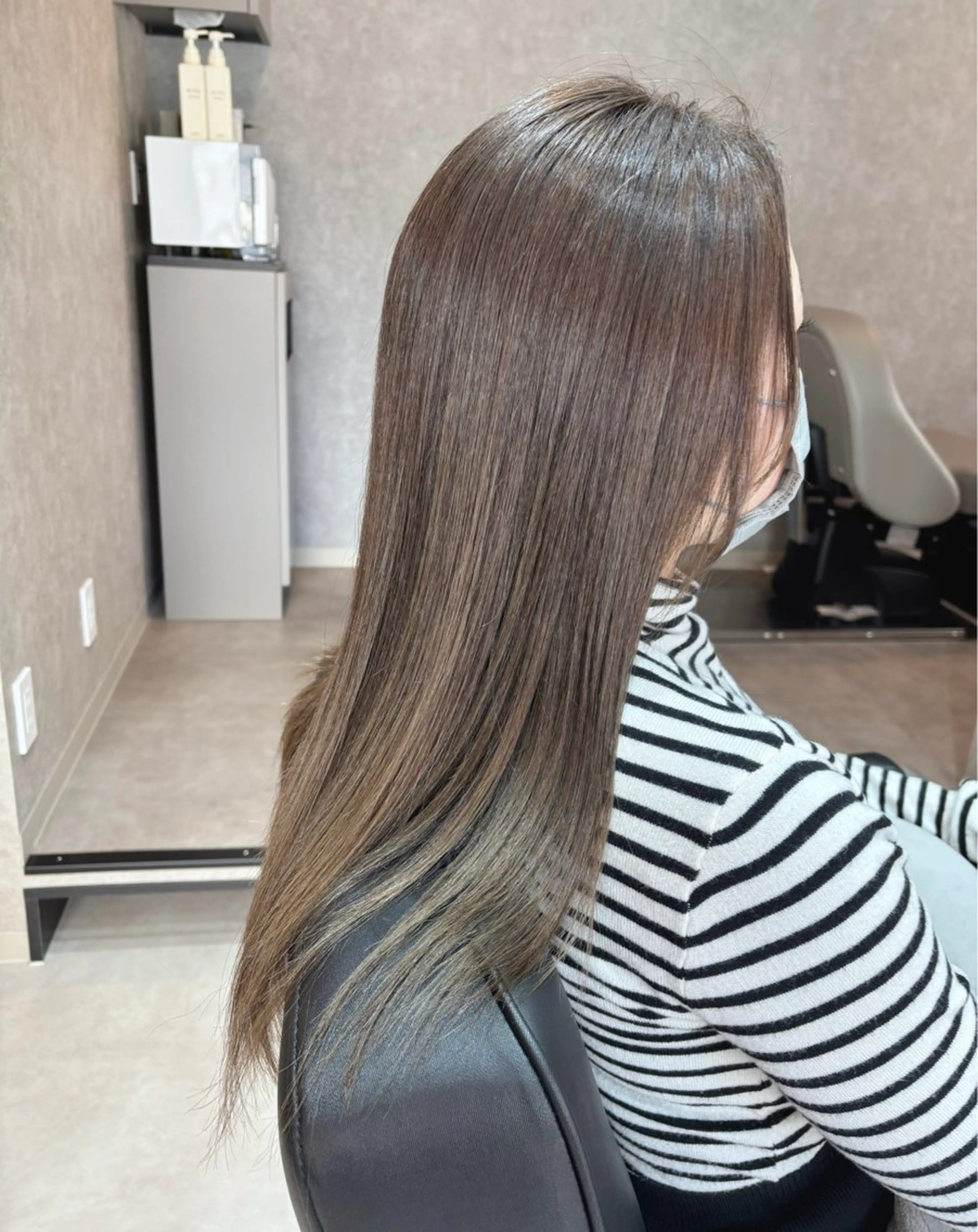 ロング カラー ベージュカラー カット ヘアカラー トリートメント AdeLaide Hair所属・Mina Akiyamaのヘアスタイル