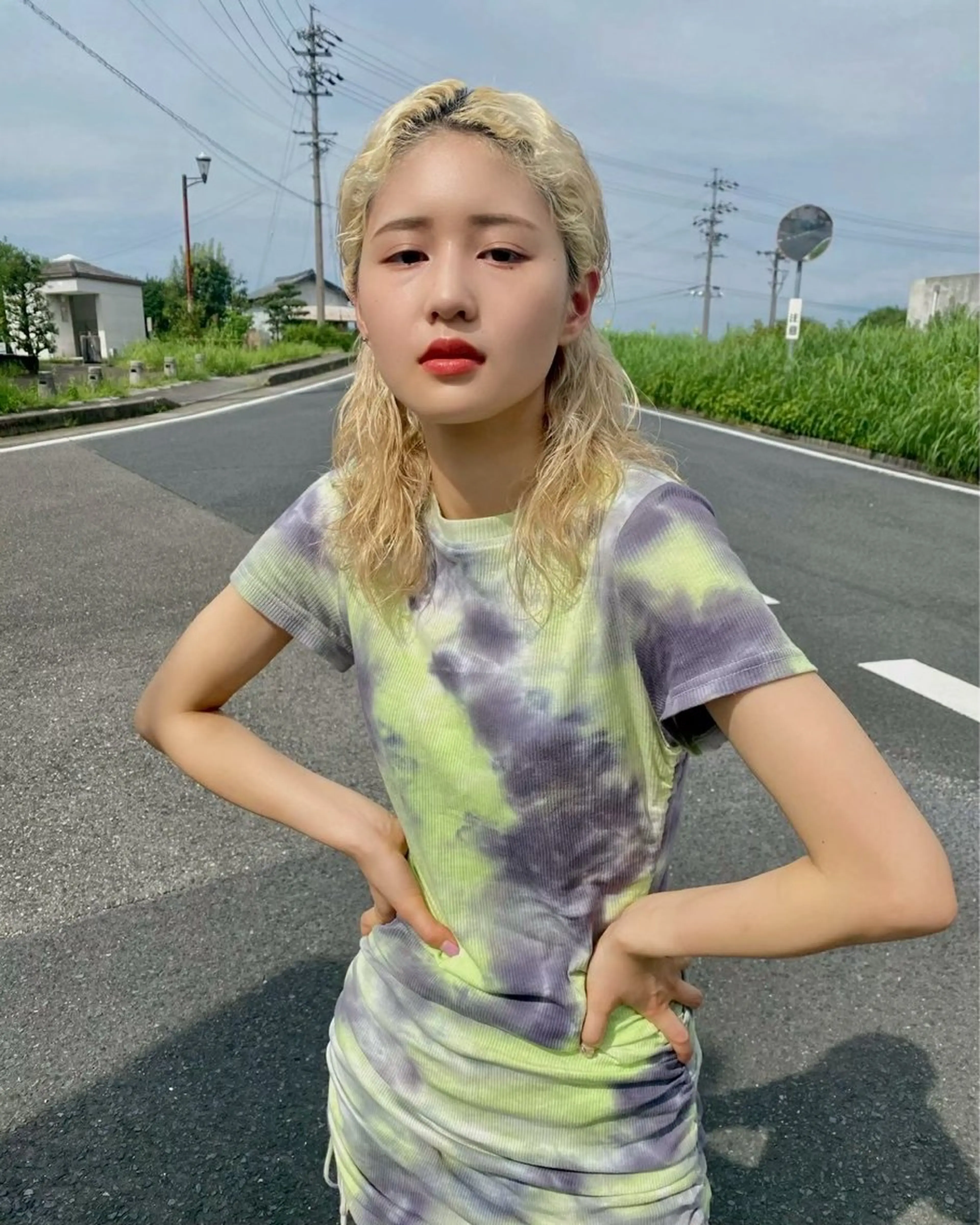 ミディアム カラー パーマ ハイトーン／ レイヤー／ボブのヘアスタイル