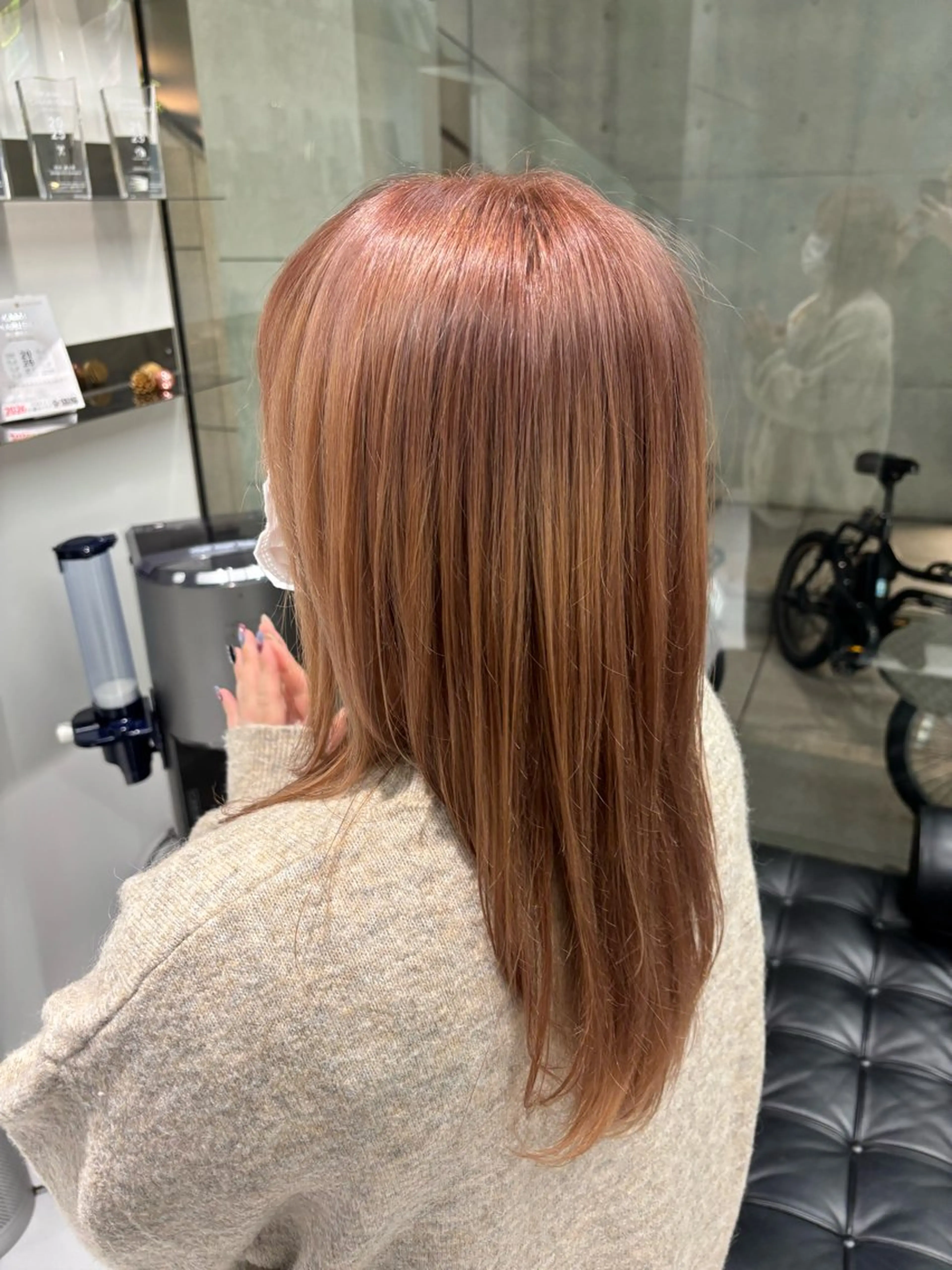 カラー ベージュカラー ダブルカラー ミルクティーベージュ ピンクカラー 鈴木 朔弥のヘアスタイル