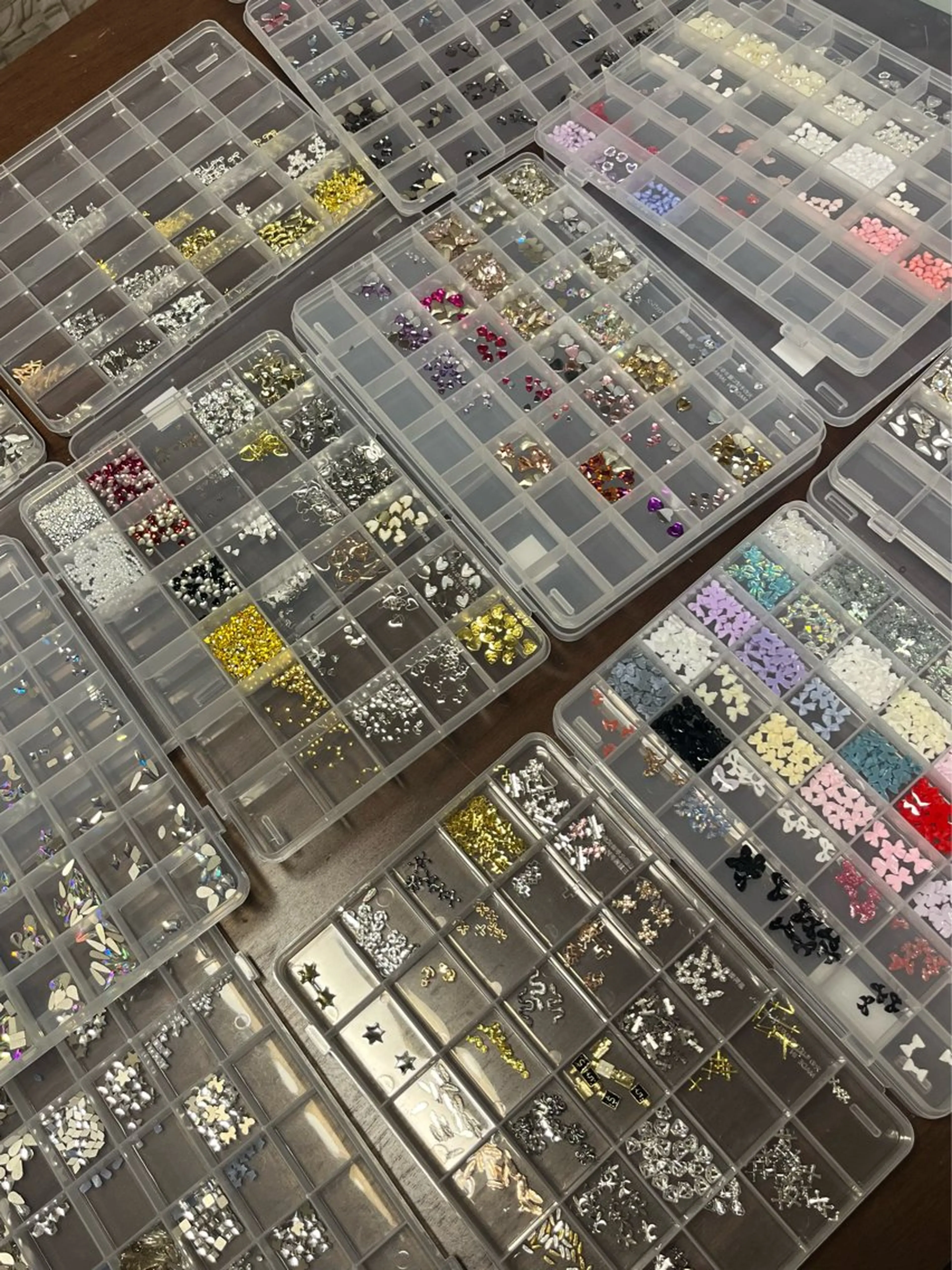 ネイル キラキラネイル 🦋AYNIL🦋 ナチュラル専門店♥️のネイルデザイン