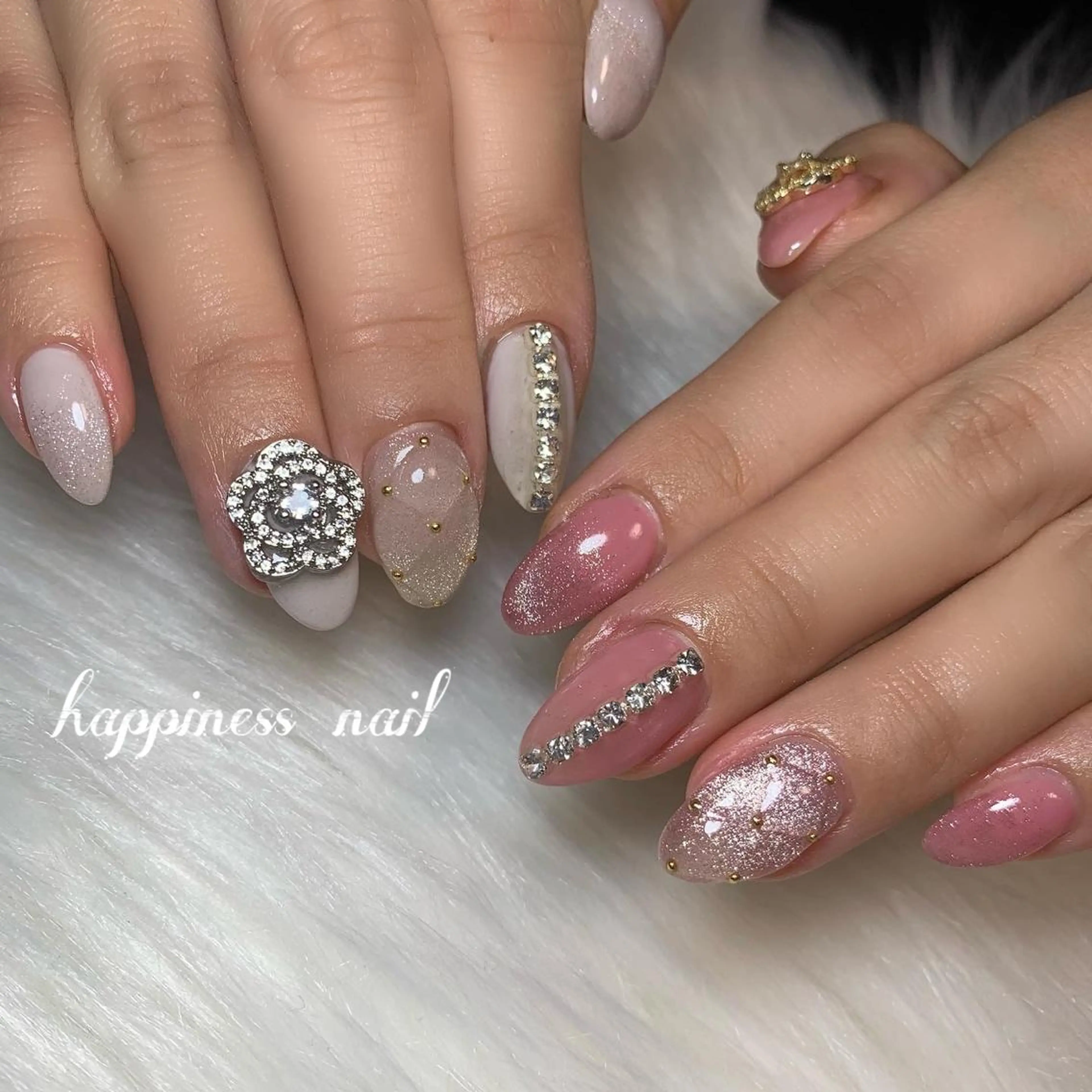 ネイル キラキラネイル マグネットネイル happiness nailのネイルデザイン