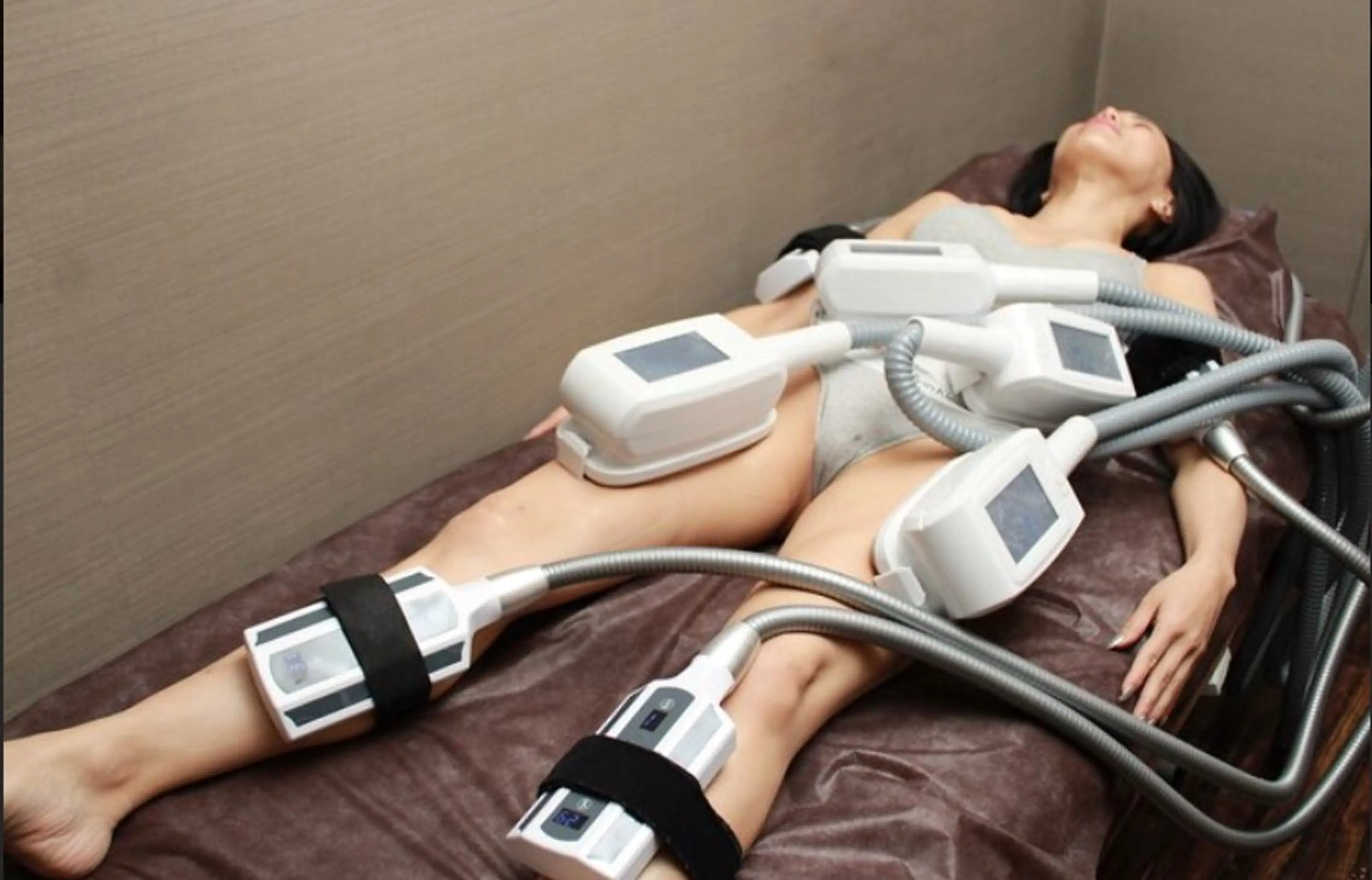 脂肪を冷やしてダイエット８エリア(吸引)と(パット)の写真