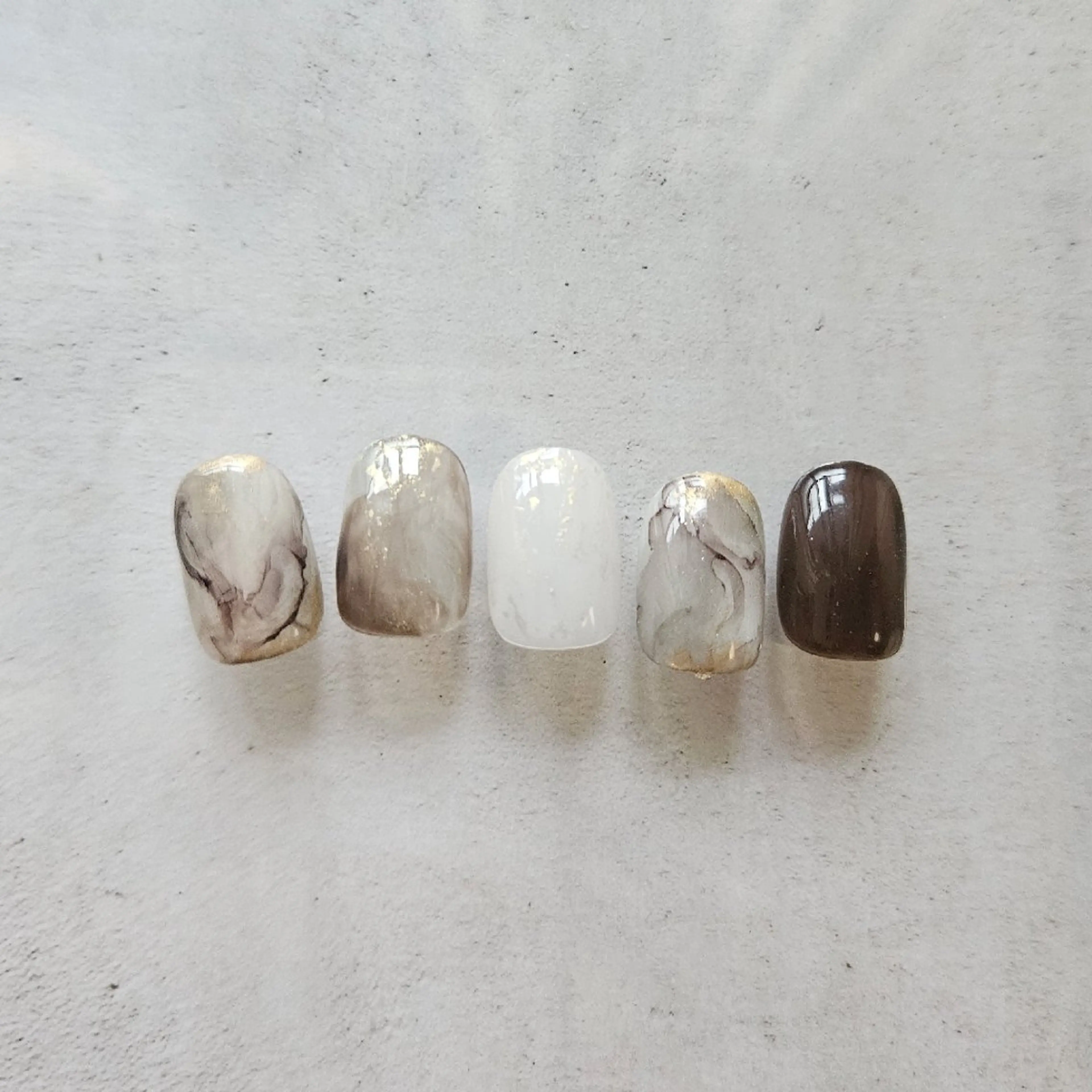 ネイル マグネットネイル 大理石ネイル(マーブル) ニュアンスネイル ハンドネイル Nailsalon manoのネイルデザイン