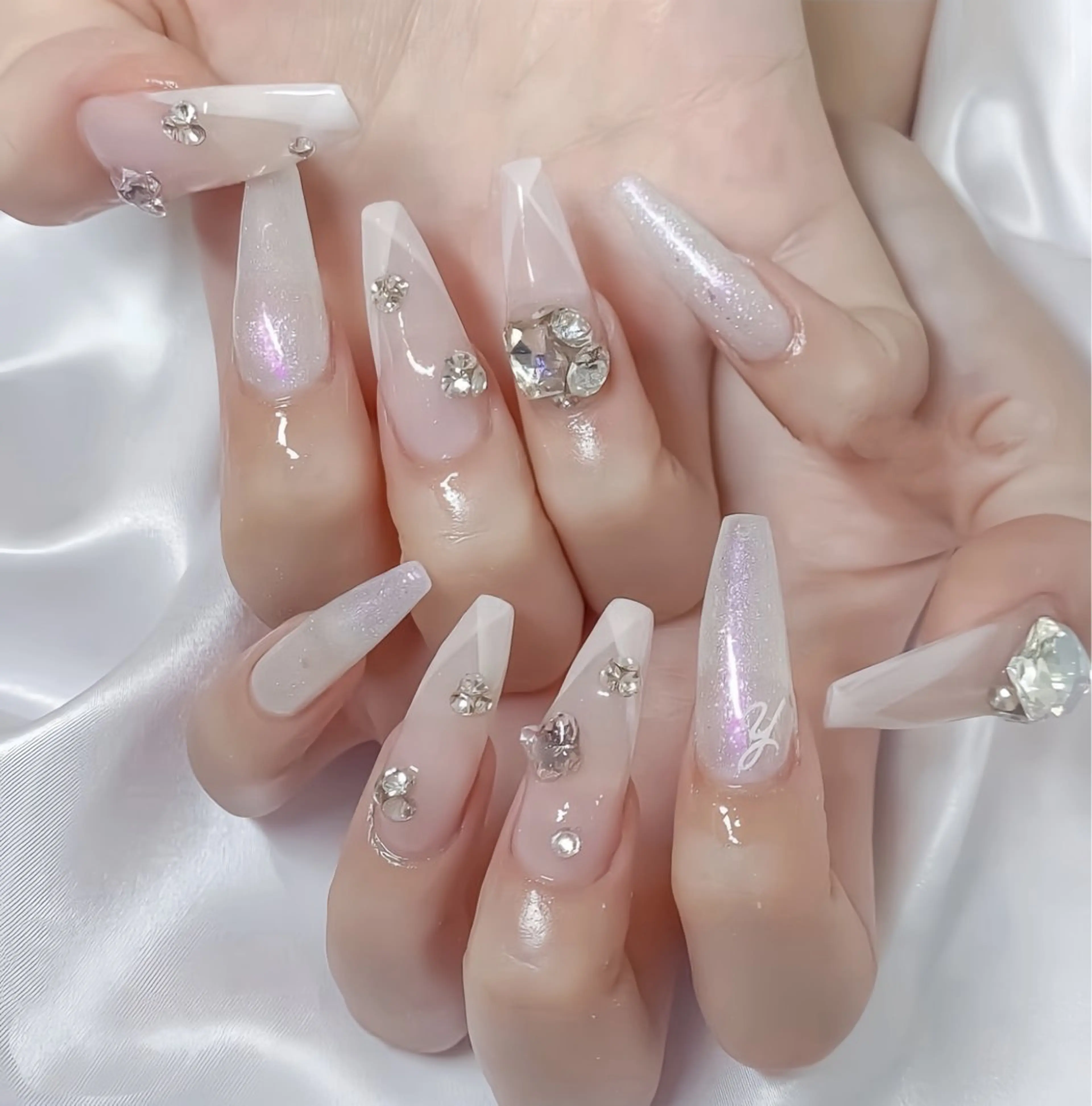 ネイル アートネイル ガーリー 韓国ネイル 持ち込み ニュアンスネイル Rin Nail 新大久保店のネイルデザイン