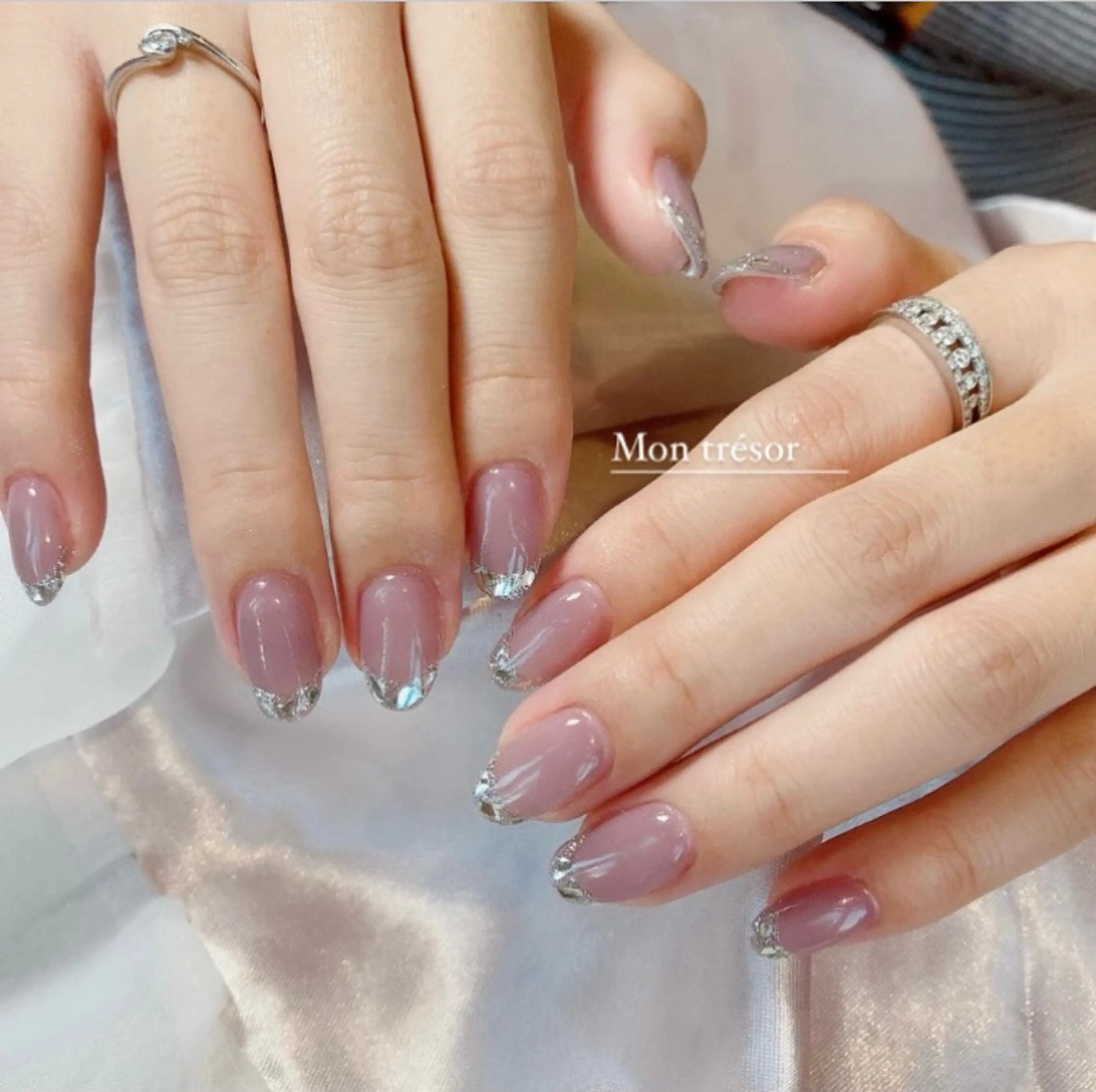 ネイル フレンチネイル ガラスフレンチ オフィスネイル シンプルネイル ワンホンネイル ハンドネイル Mon trésor所属・Montrésor 名古屋ネイルサロンのネイルデザイン