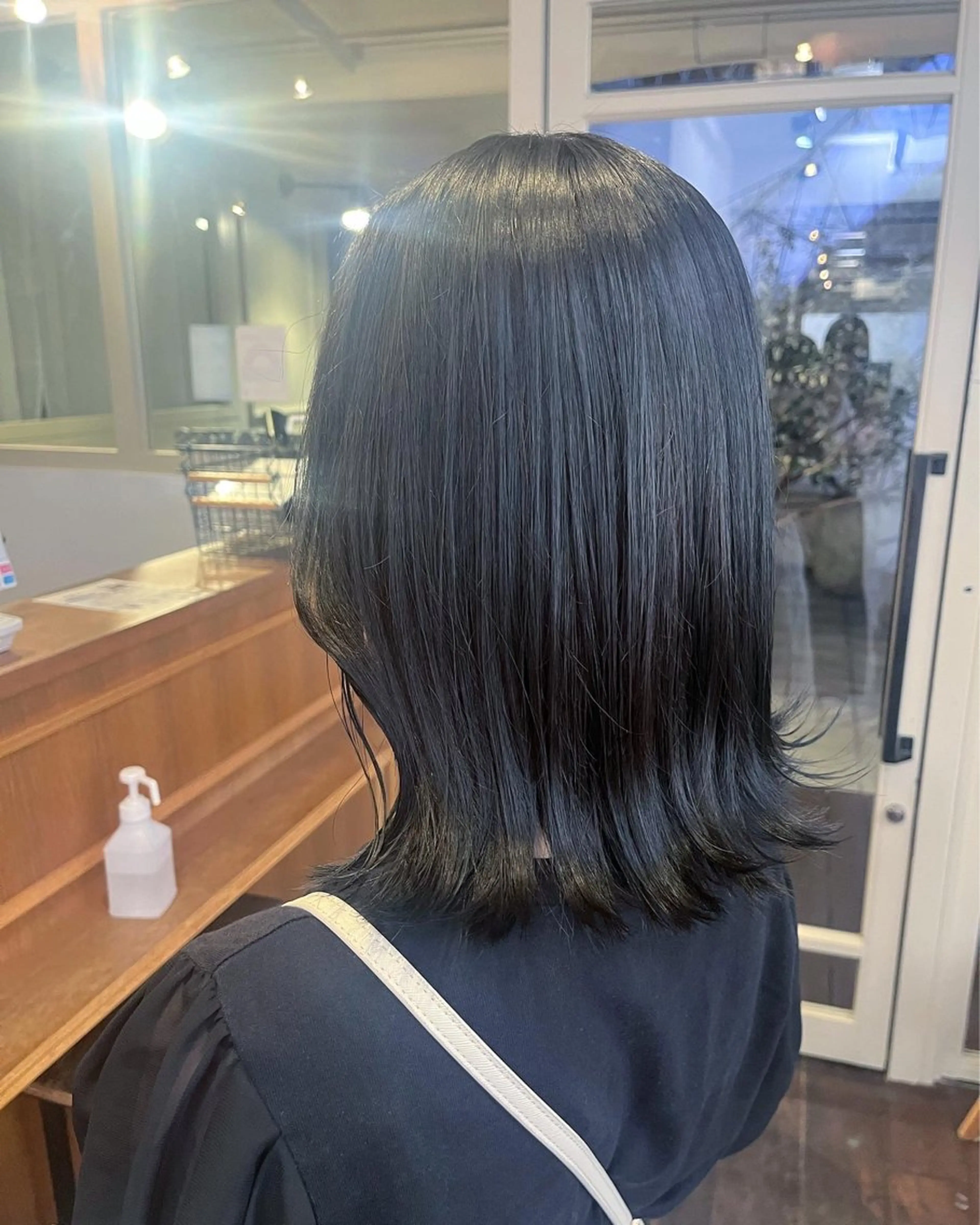 セミロング カラー くいた あやなのヘアスタイル