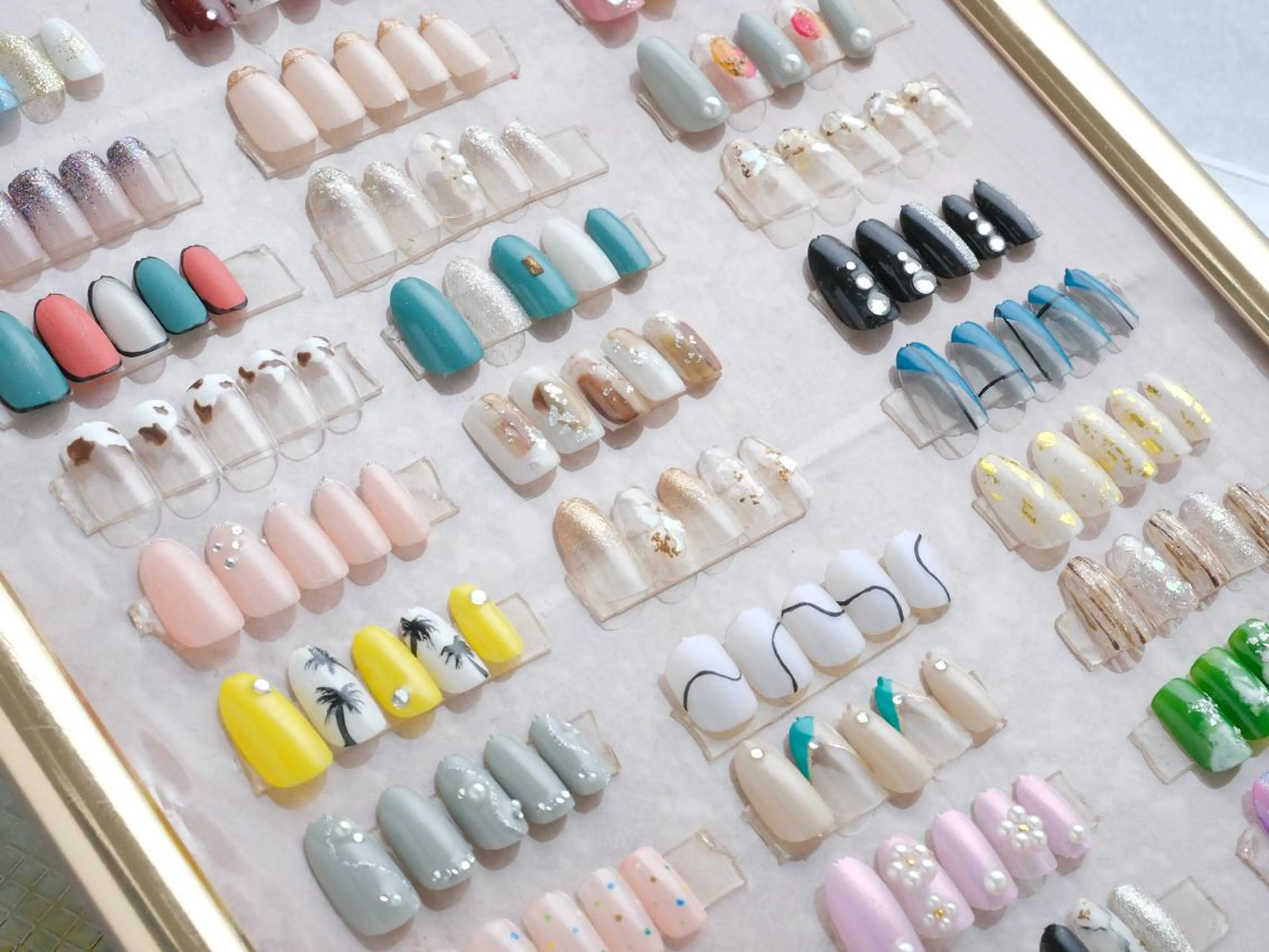 ネイル マルサンカクシカク所属・○△□ 守口市のネイルデザイン