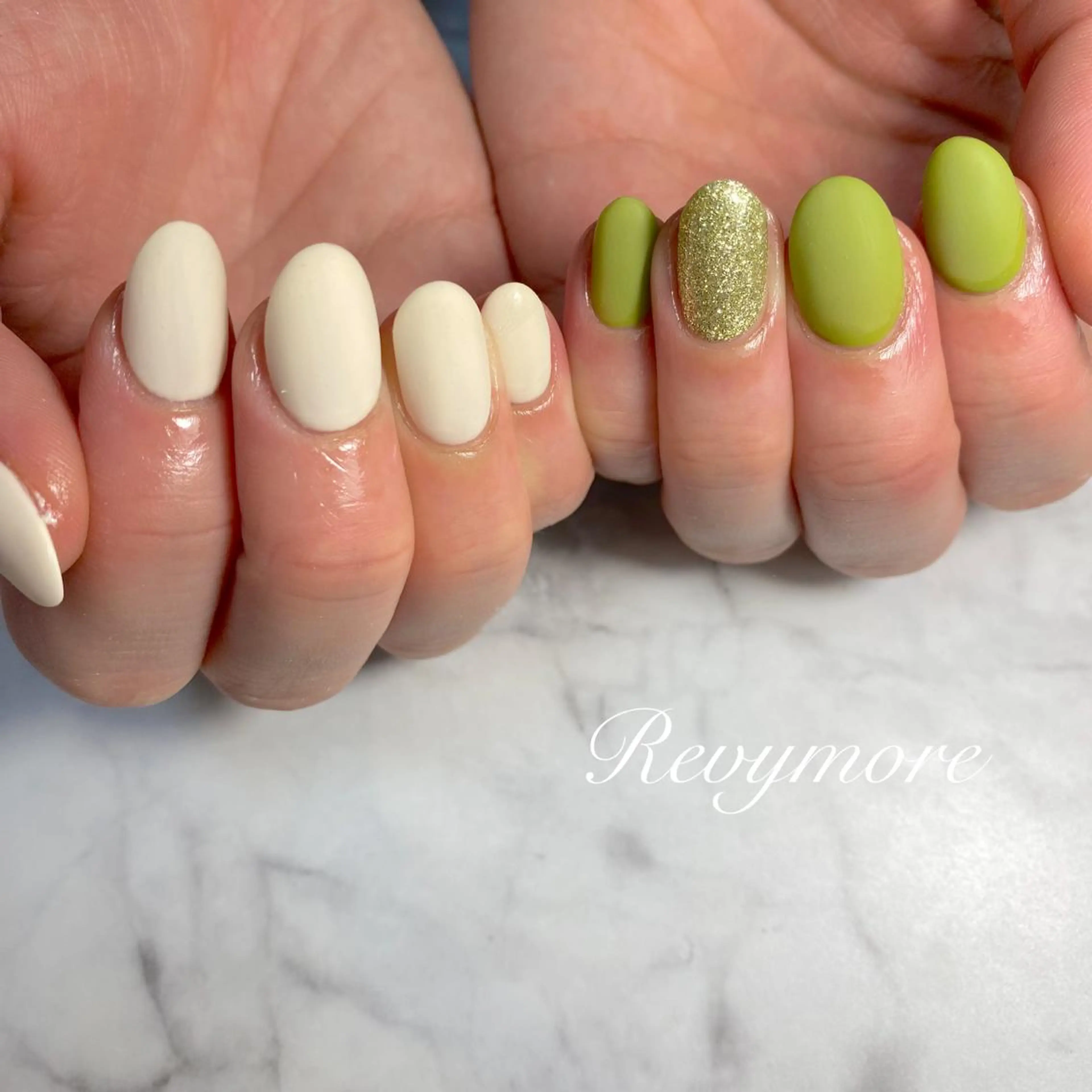 ミディアム ネイル 韓国風ヘア ジェルネイル キラキラネイル 韓国ネイル マットネイル nail salon Revymore所属・nail salon Revymoreのネイルデザイン