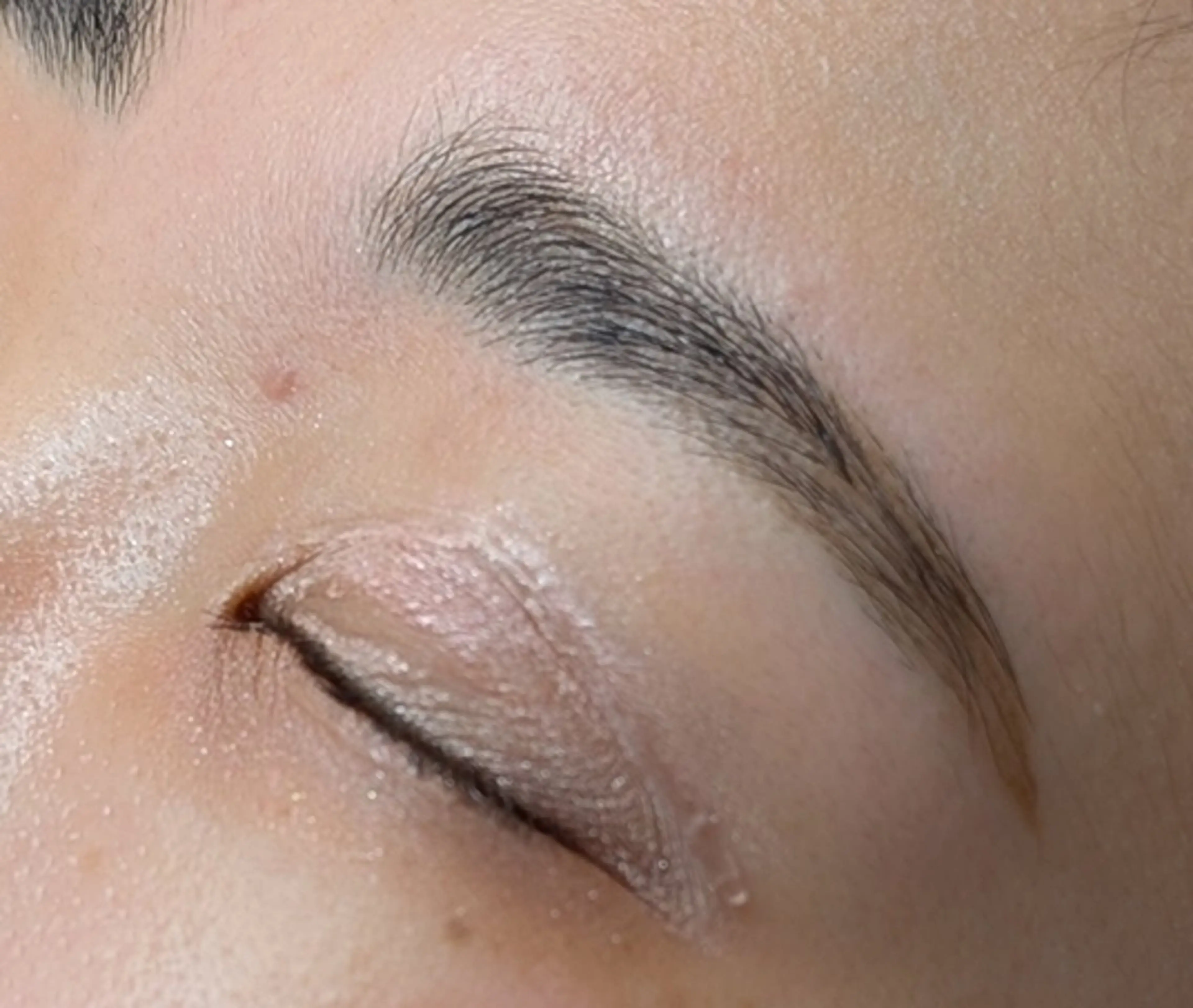 アイブロウ 眉毛ワックス脱毛 エンヘアラウンジ所属・suzuki ☆のマツエク・マツパデザイン