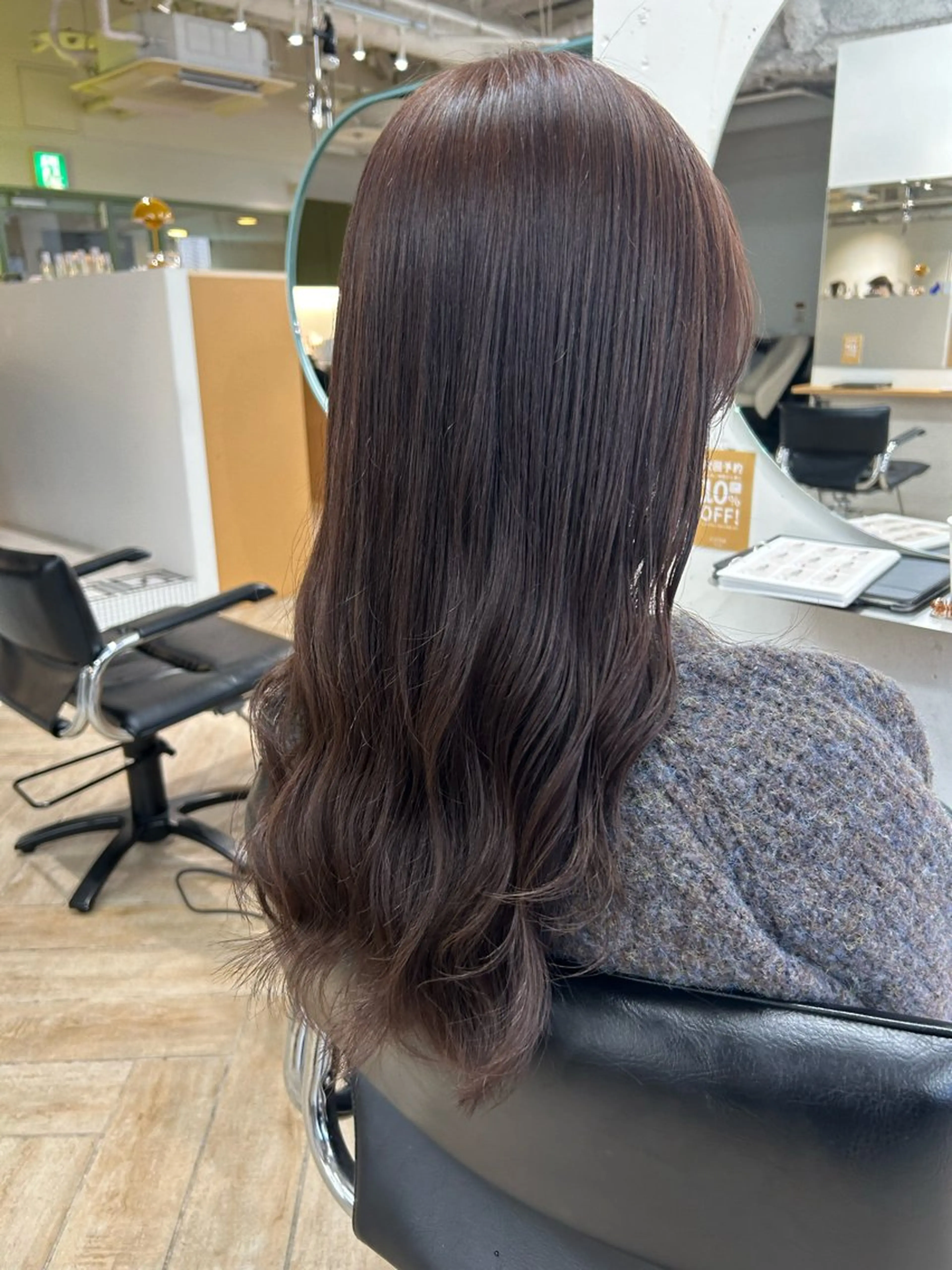 ロング カラー ヘアカラー ベージュ/ダブルカラ ー/新潟駅/青柳萌果のヘアスタイル