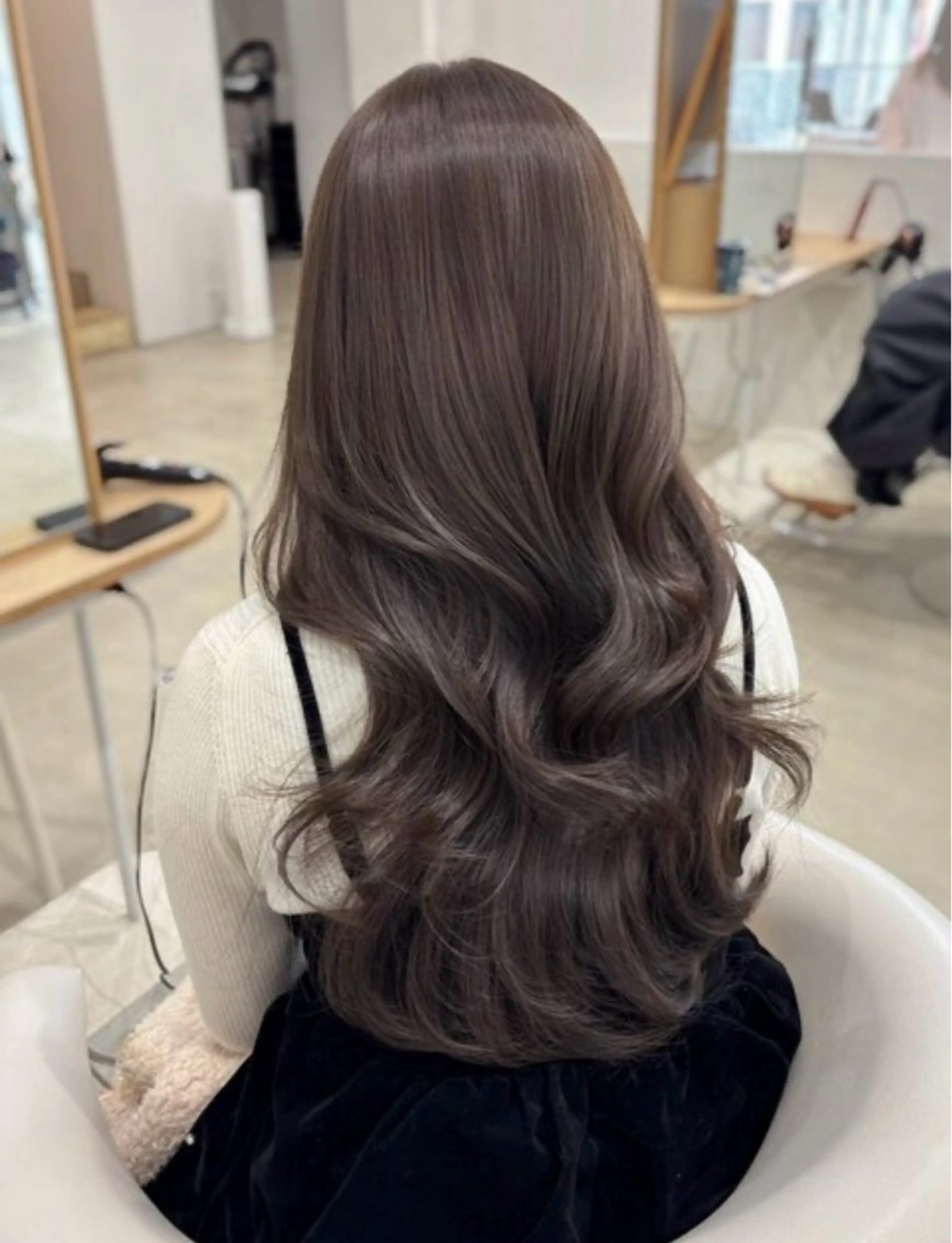 ロング カット ヘアカラー トリートメント mana /韓国風レイヤーのヘアスタイル