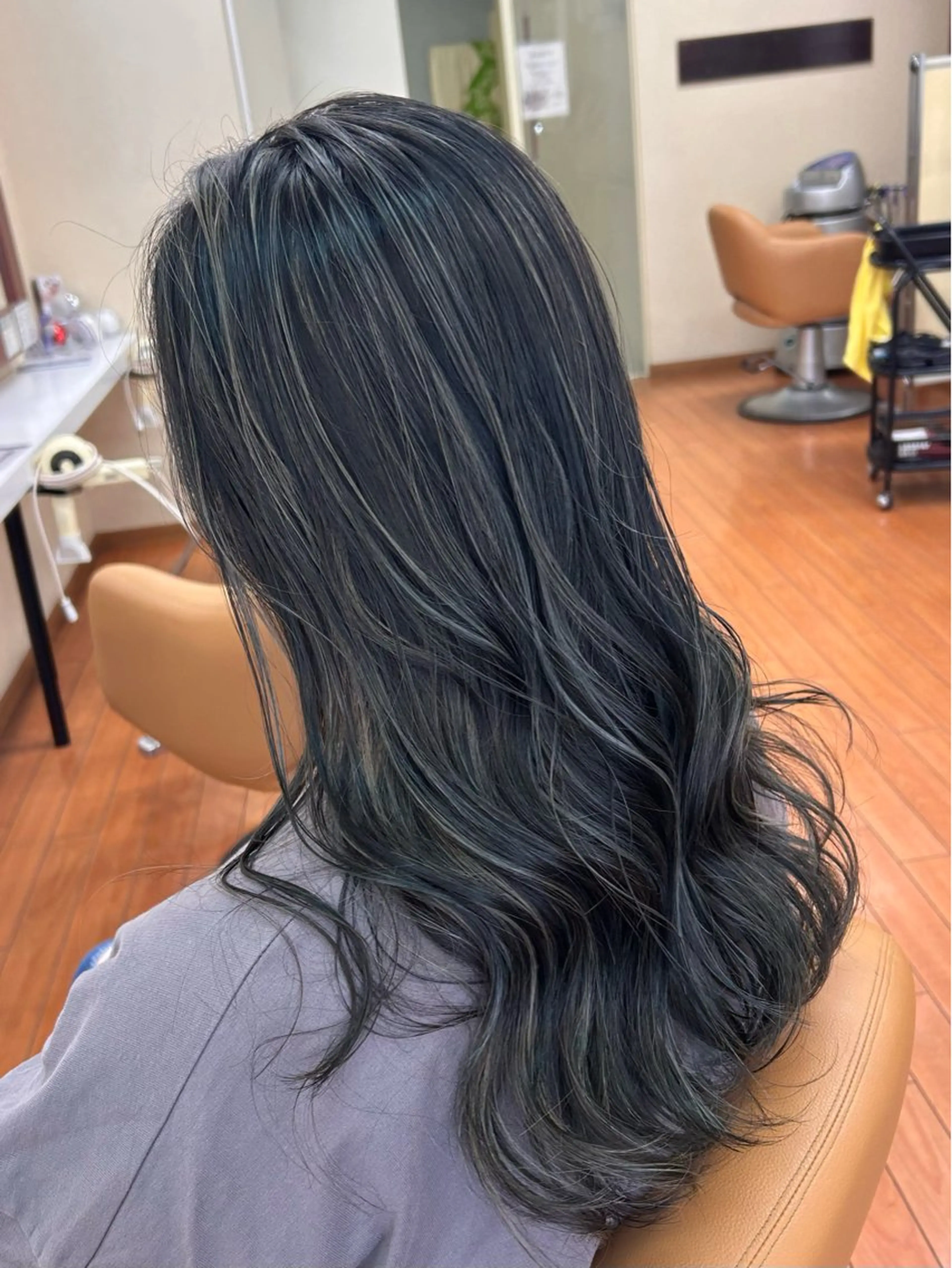 セミロング キッズ ハイライト ヘアカラー 濱川 良栄のヘアスタイル